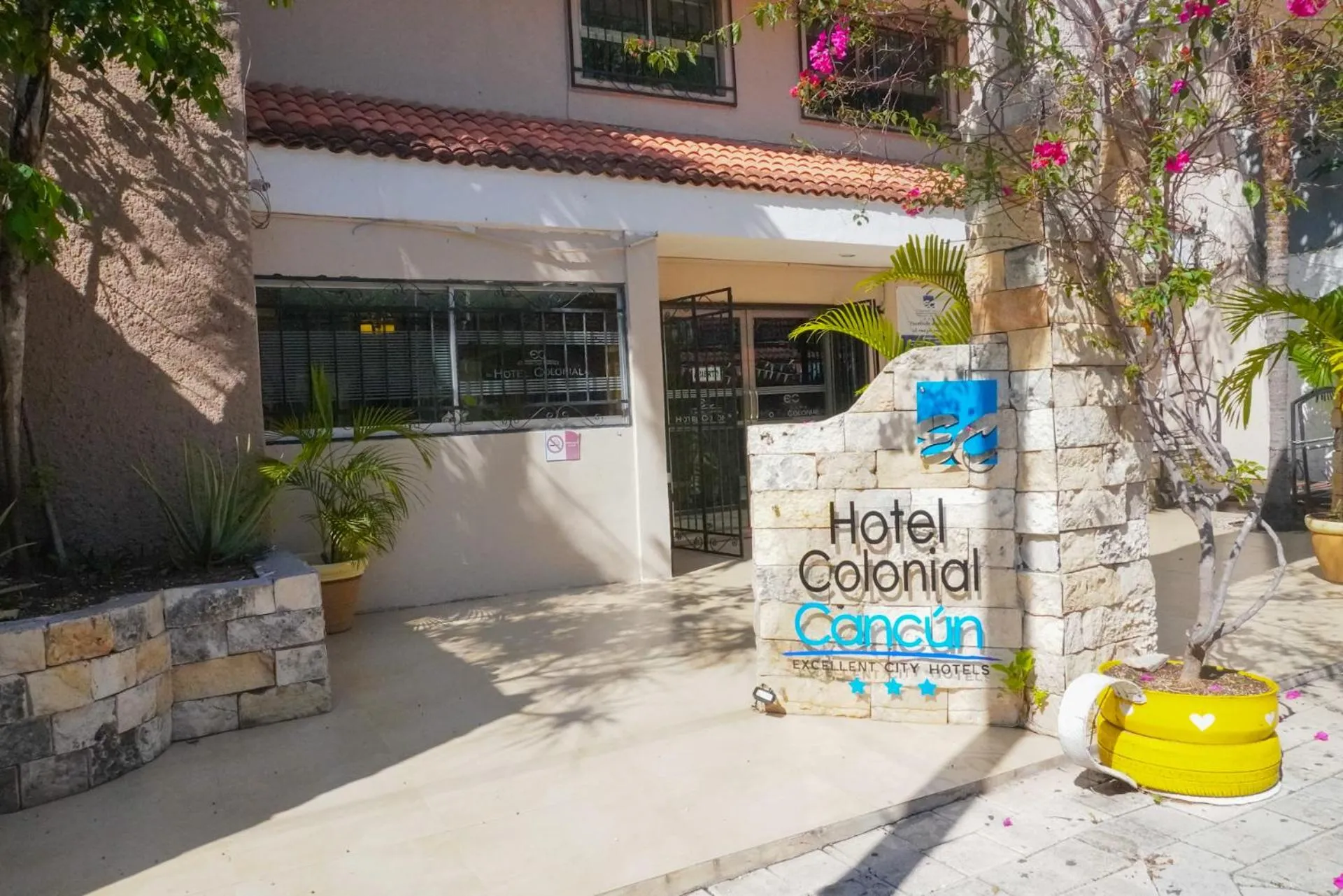 Facade/entrance in Hotel Colonial Cancun