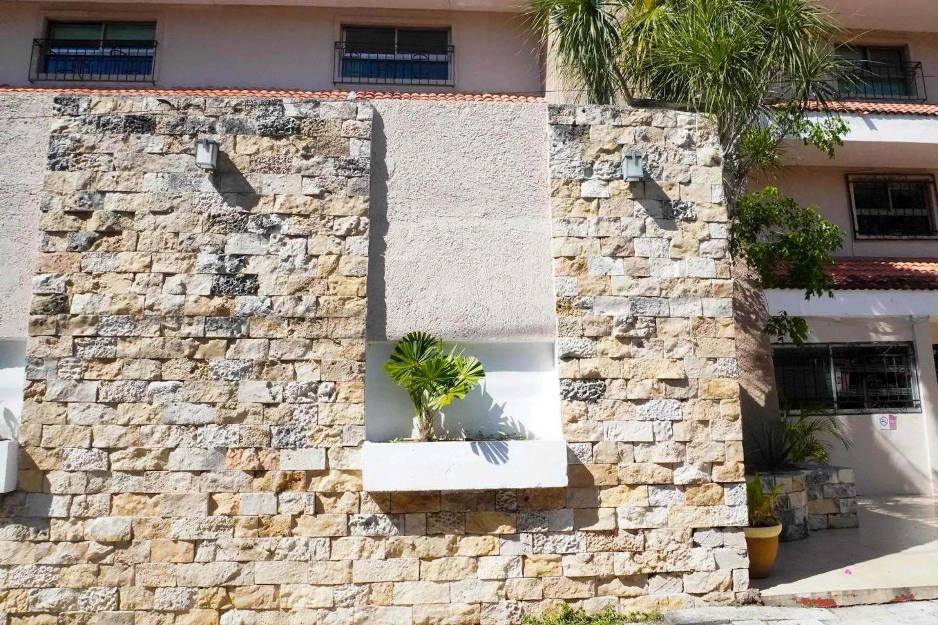 Facade/entrance in Hotel Colonial Cancun