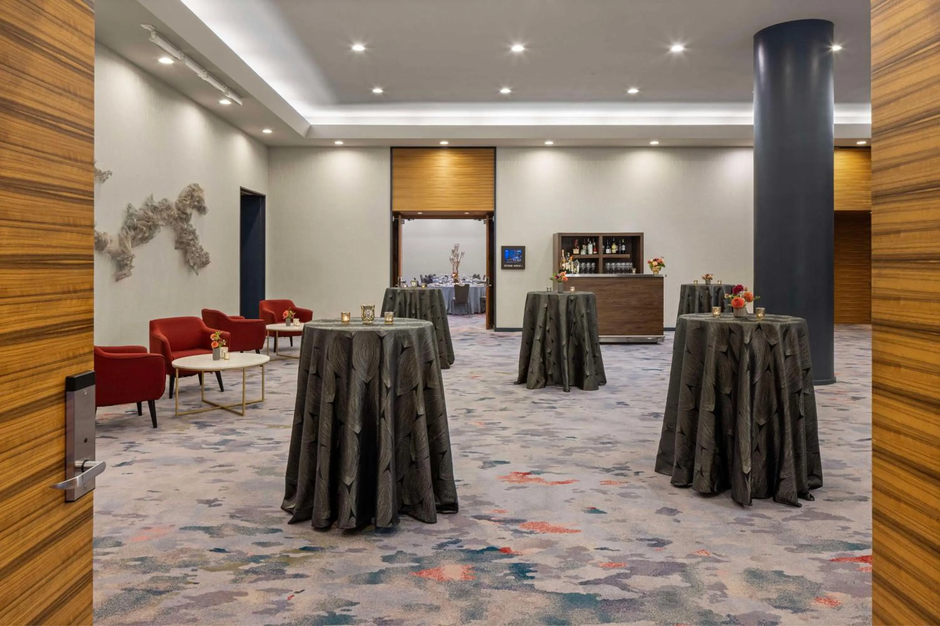 Meeting/conference room in The Lofton Hotel Minneapolis, Tapestry Collection by Hilton