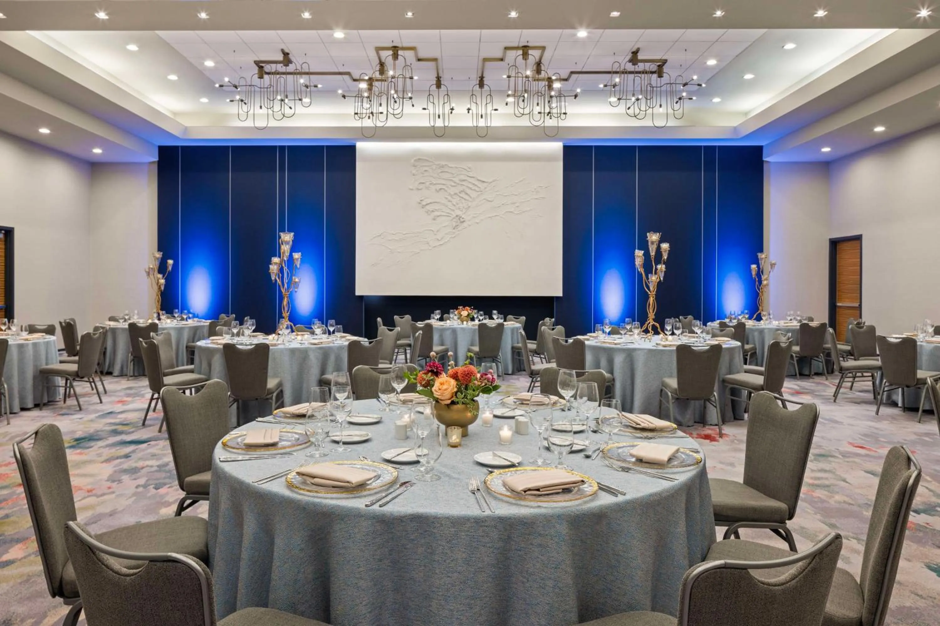 Meeting/conference room in The Lofton Hotel Minneapolis, Tapestry Collection by Hilton