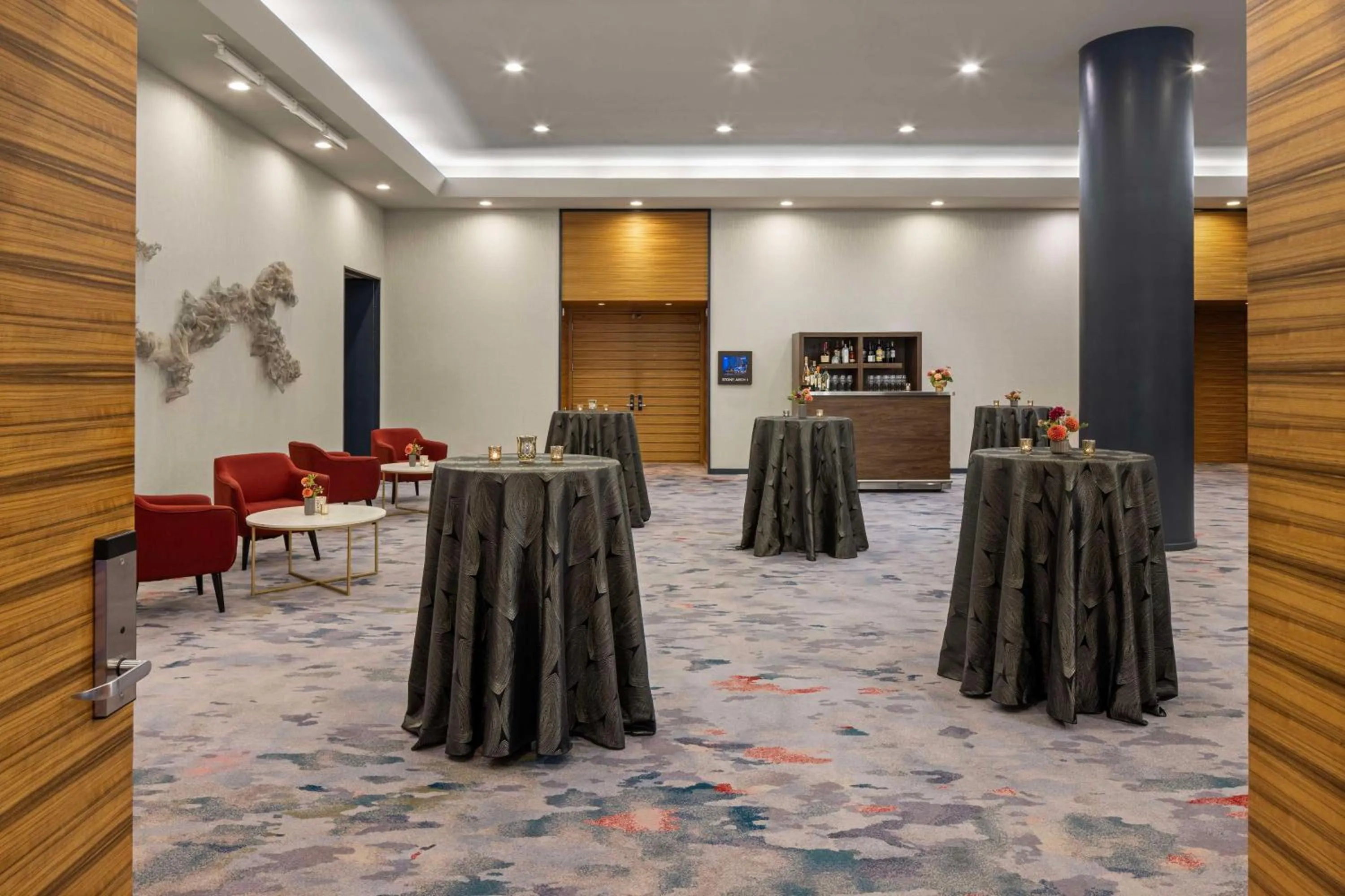 Meeting/conference room in The Lofton Hotel Minneapolis, Tapestry Collection by Hilton