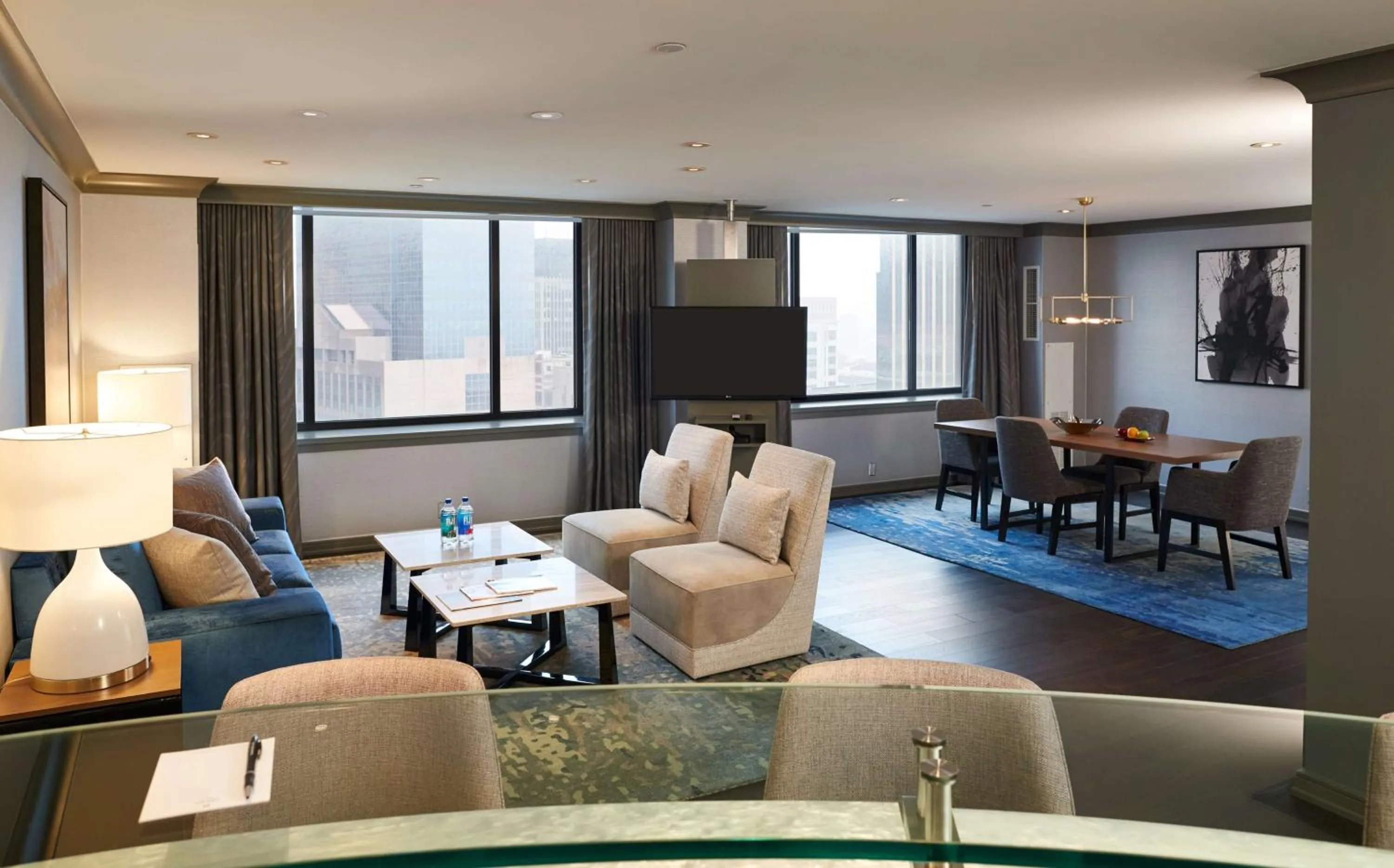 Living room in The Lofton Hotel Minneapolis, Tapestry Collection by Hilton