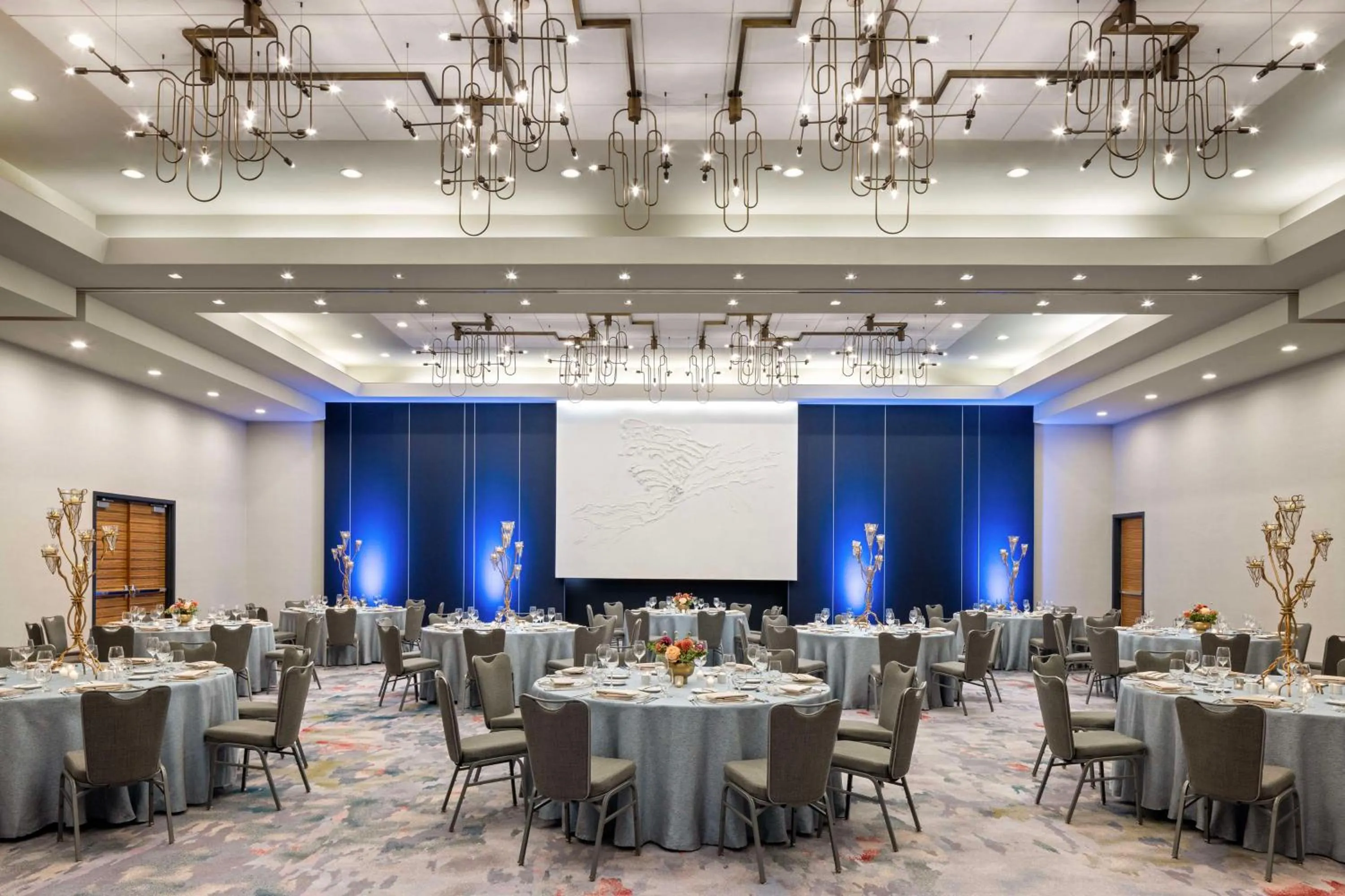 Meeting/conference room in The Lofton Hotel Minneapolis, Tapestry Collection by Hilton