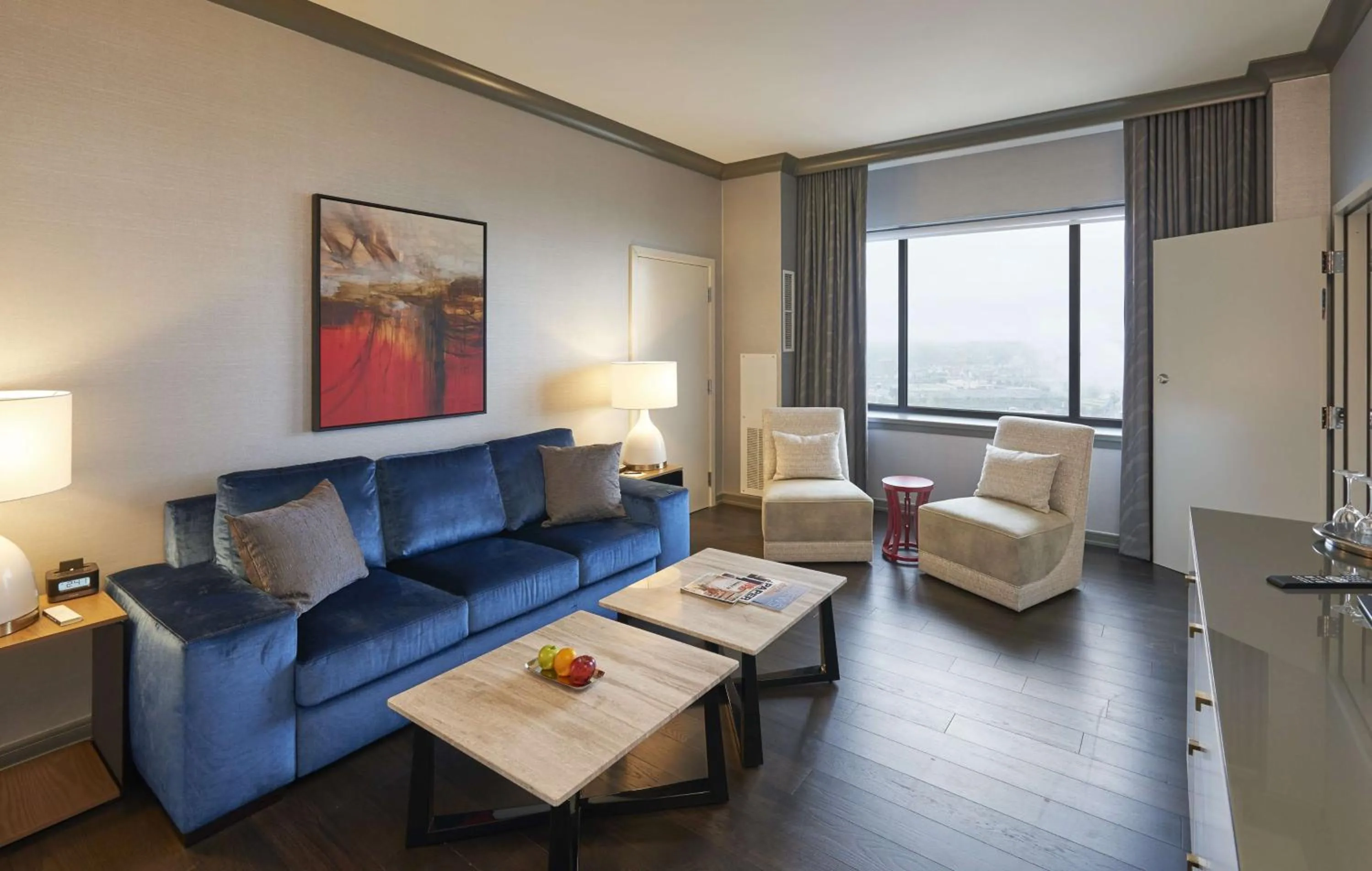 Living room in The Lofton Hotel Minneapolis, Tapestry Collection by Hilton