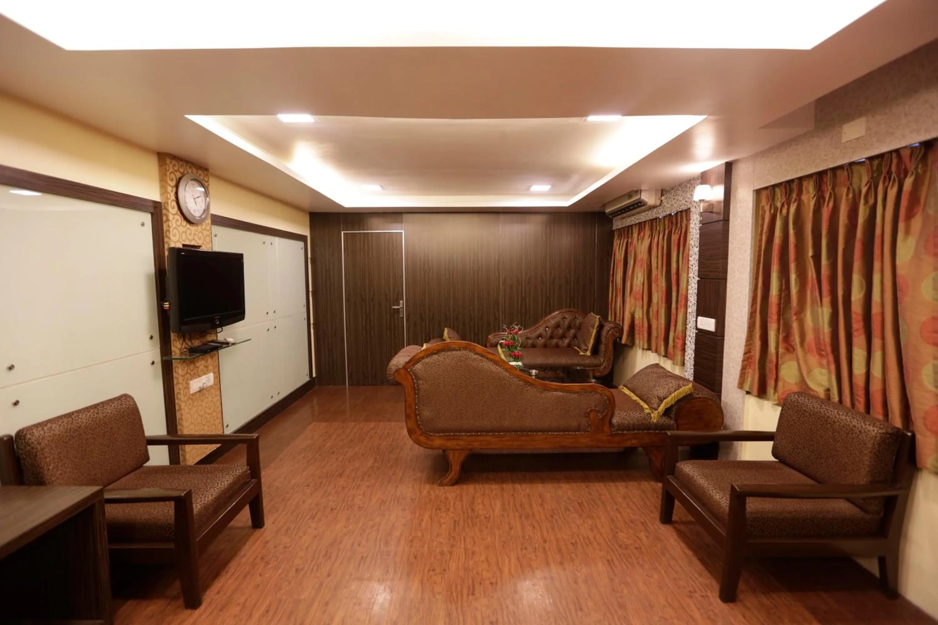 Seating area in Hotel Metro Palace Bandra