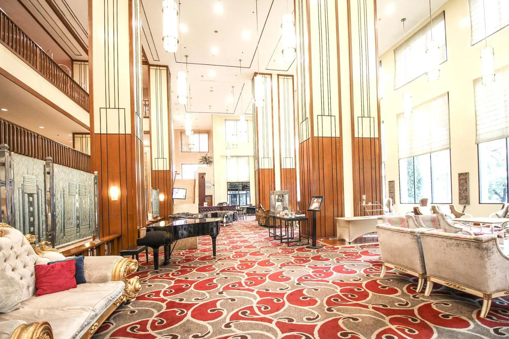 Restaurant/places to eat in Redtop Hotel & Convention Center