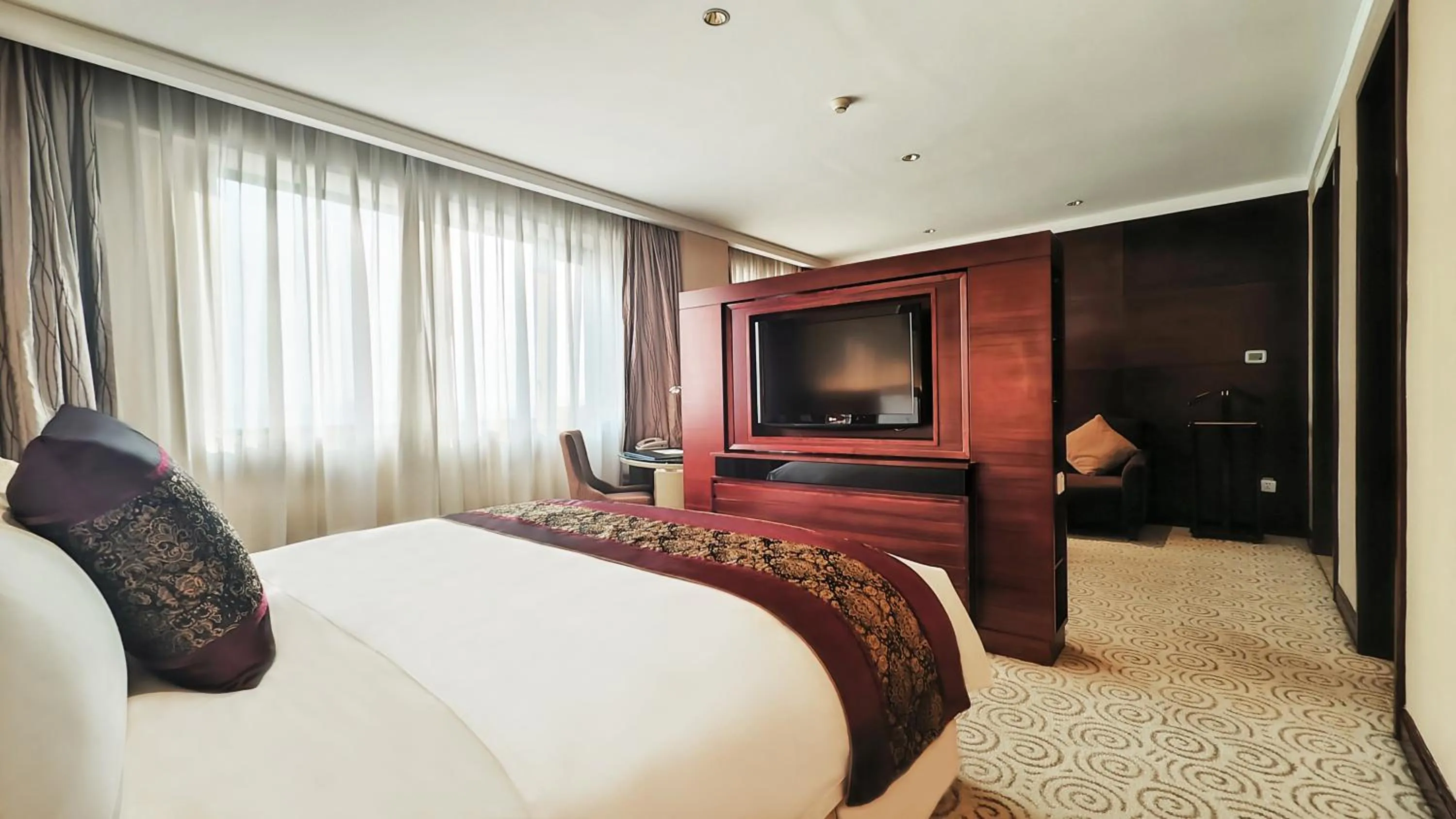 Bedroom, Bed in Millennium Hotel Chengdu