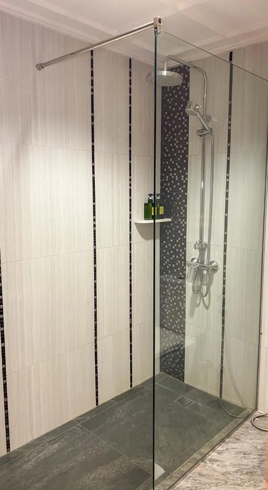 Shower in Krungsri River Hotel