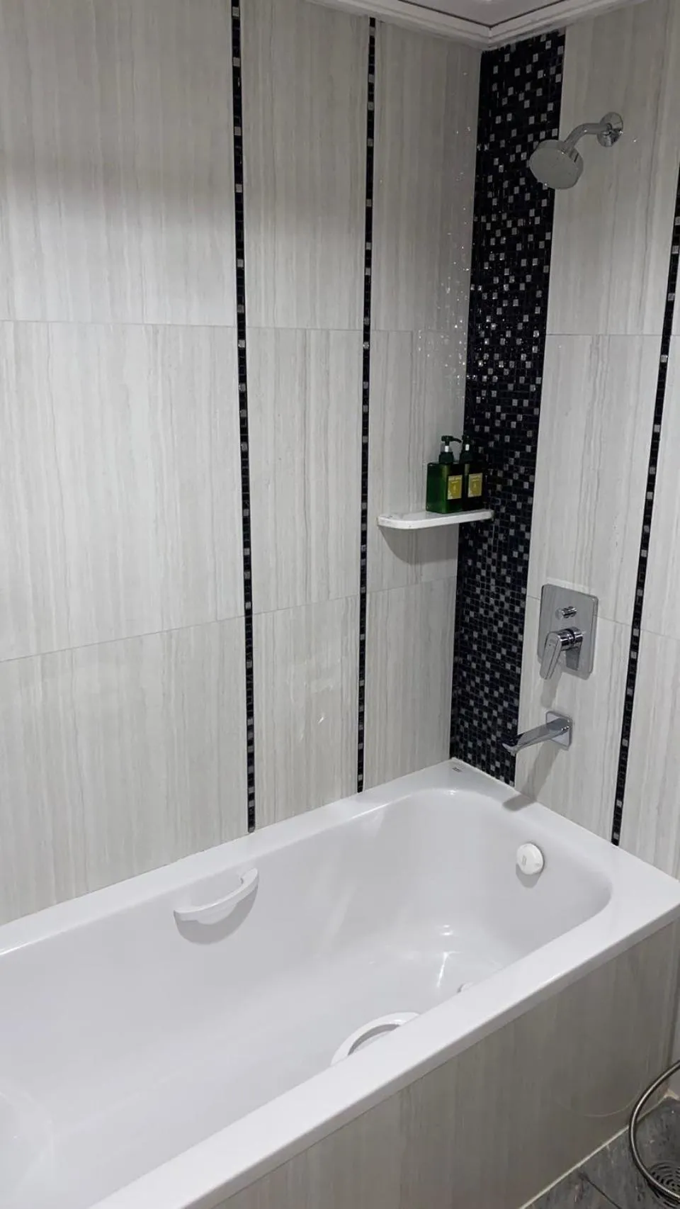 Shower in Krungsri River Hotel