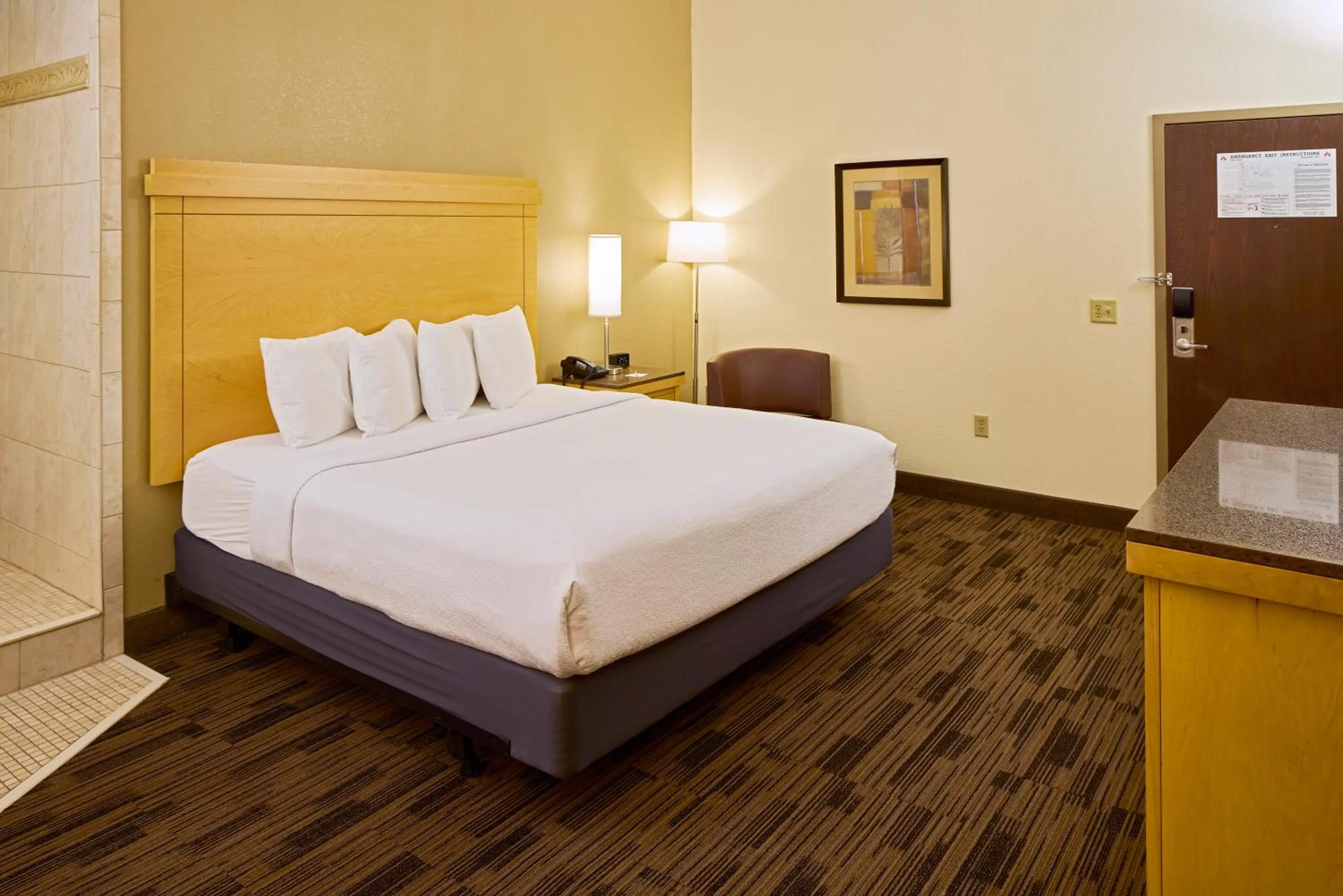 Bed in LivINN Hotel Minneapolis South / Burnsville