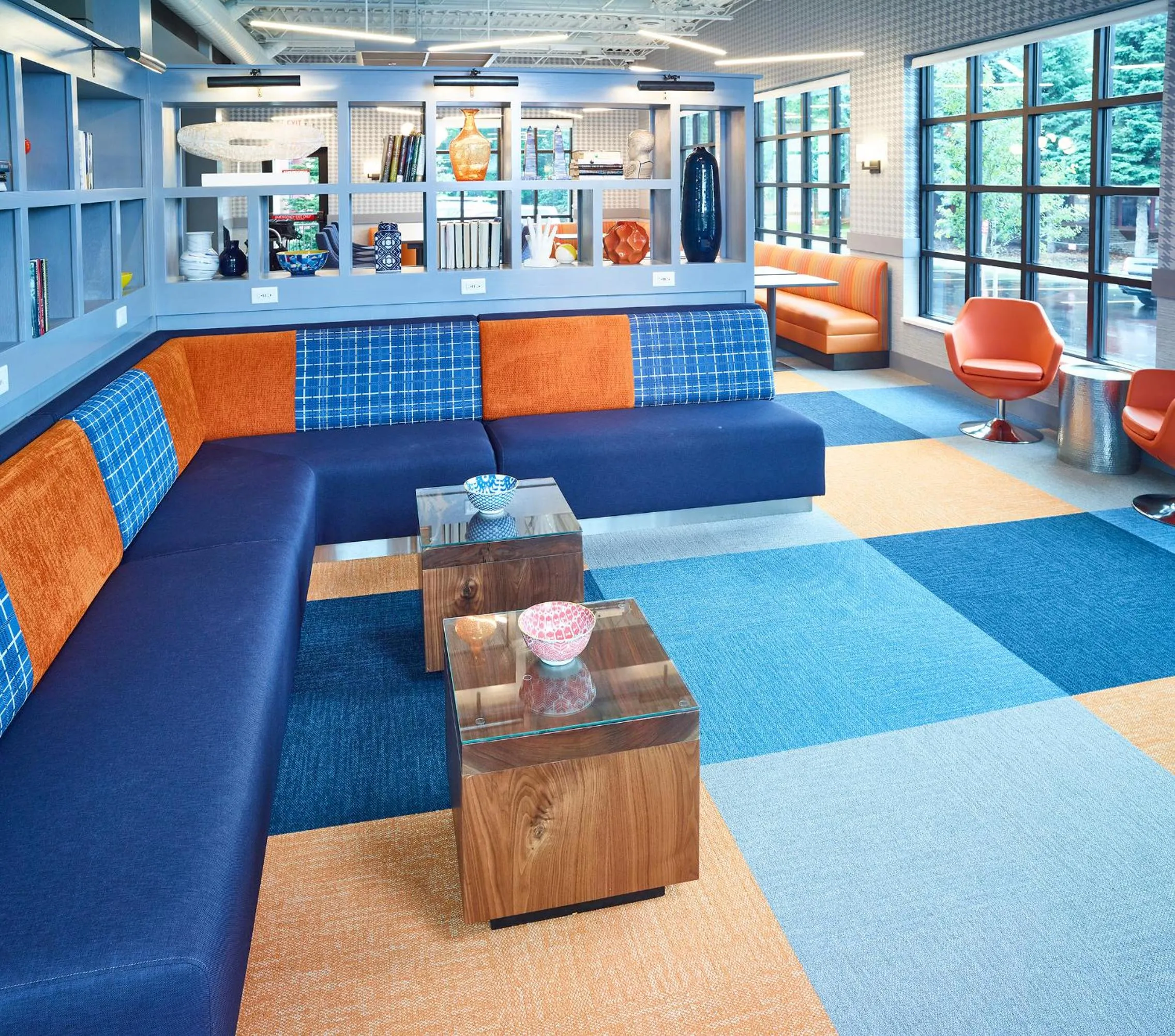 Buffet breakfast in LivINN Hotel Minneapolis South / Burnsville