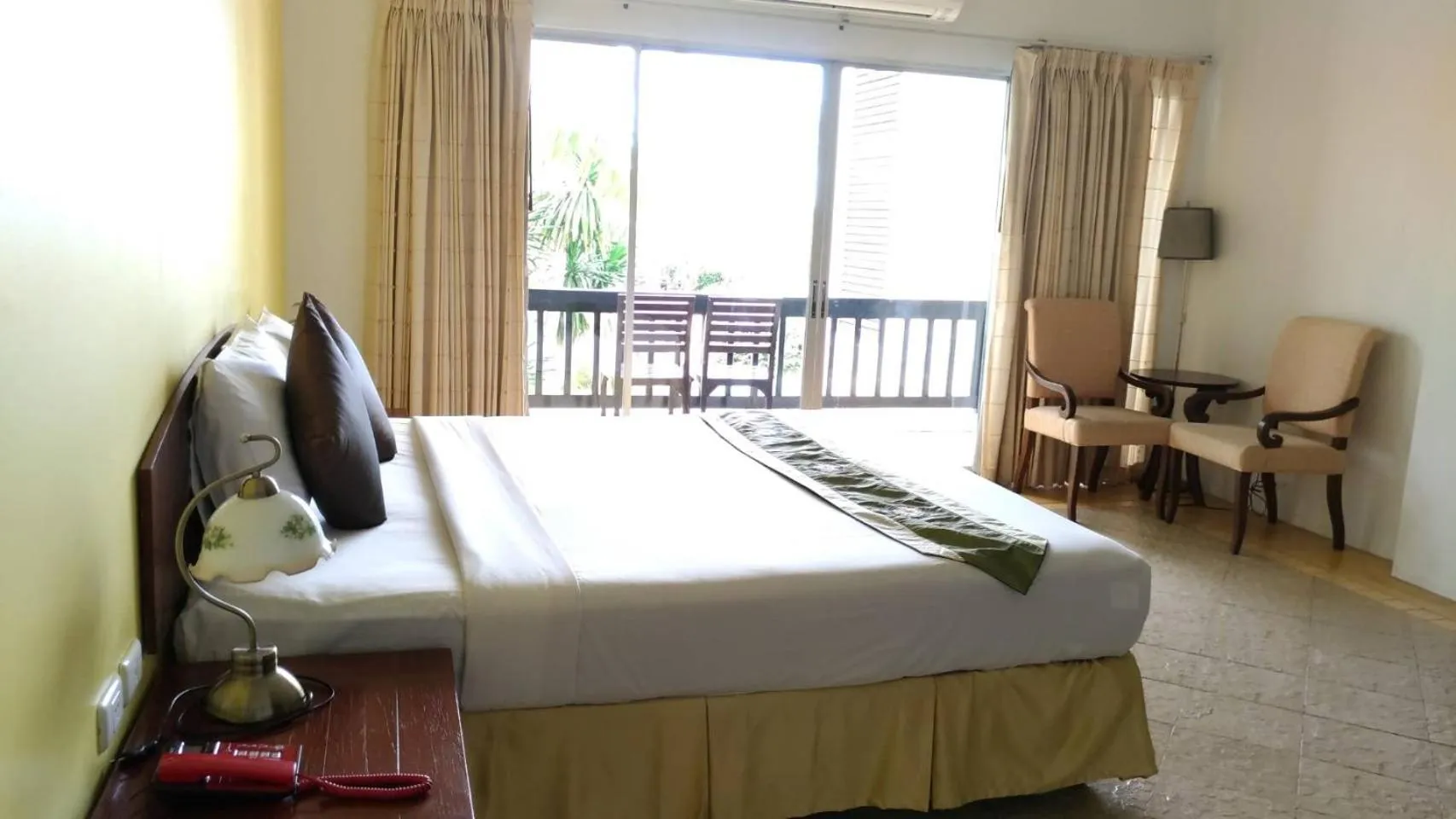 Bed in Golden Pine Beach Resort