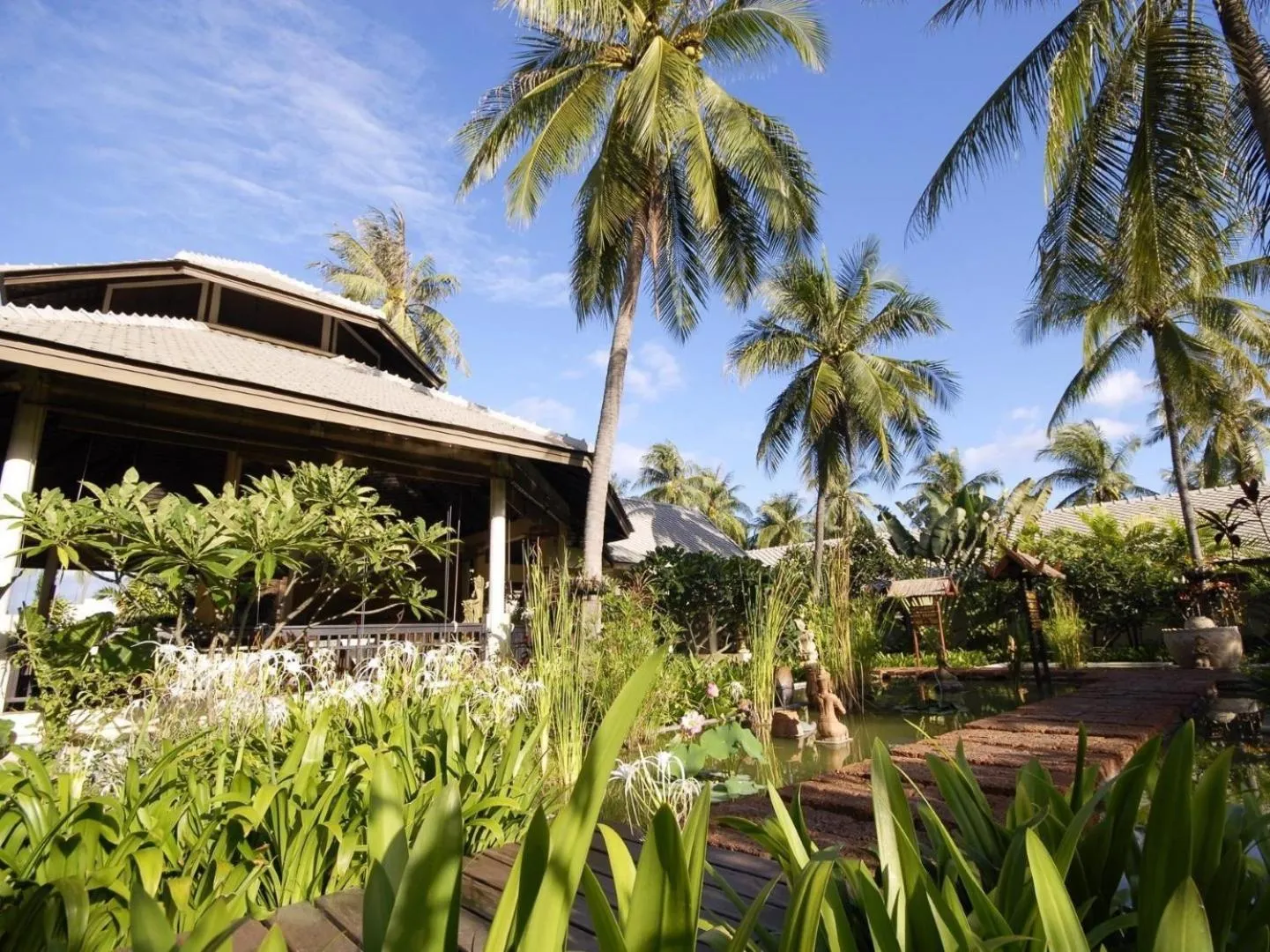 Property building in Golden Pine Beach Resort