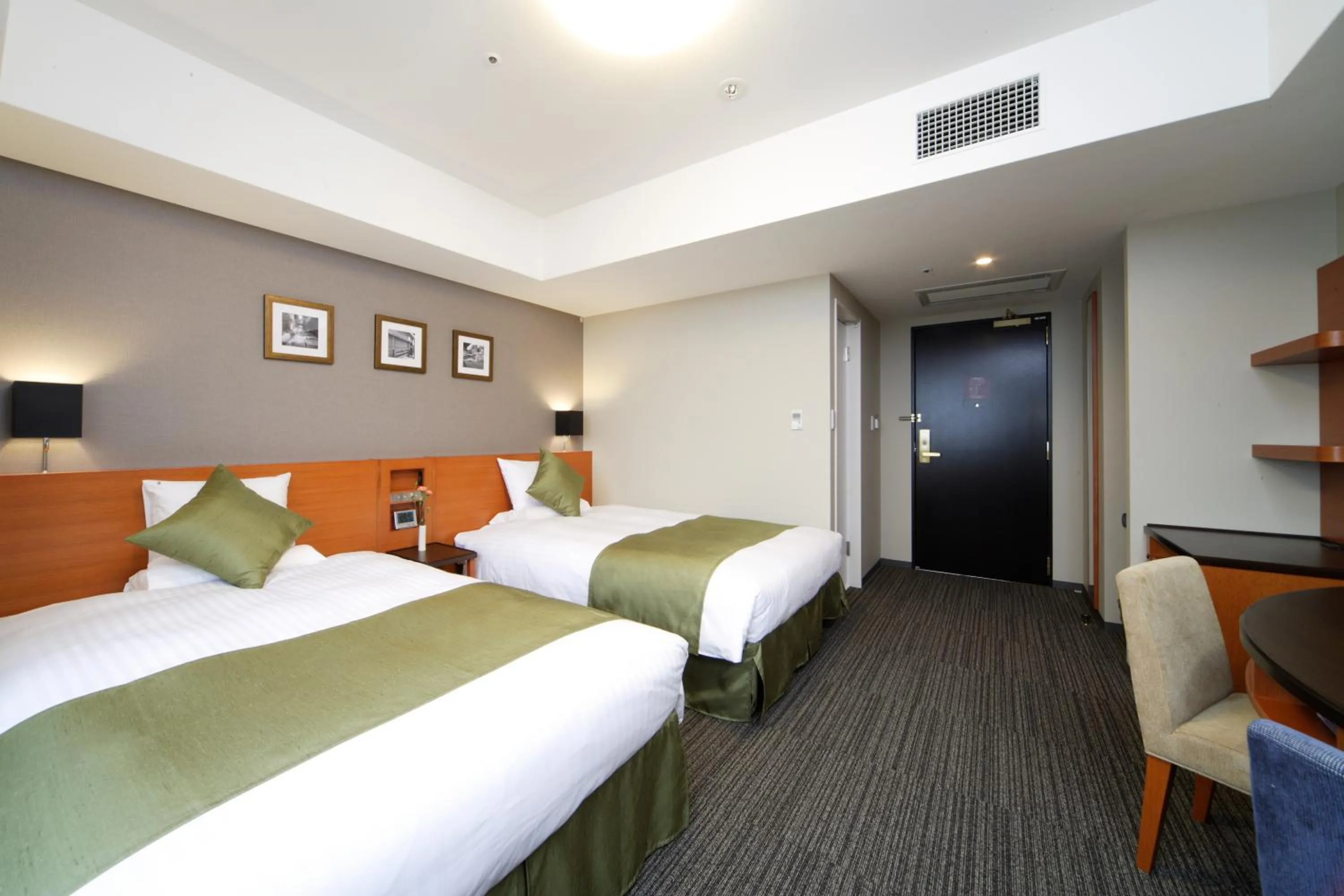 Photo of the whole room, Bed in HOTEL MYSTAYS Kyoto Shijo