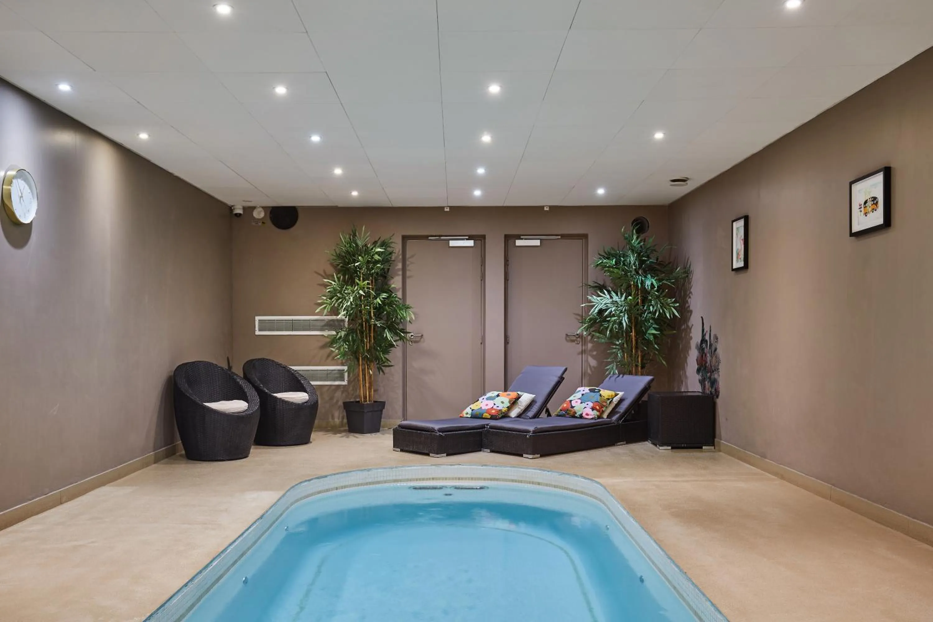 Hot Tub in Appart Hotel Odalys City Paris XVII