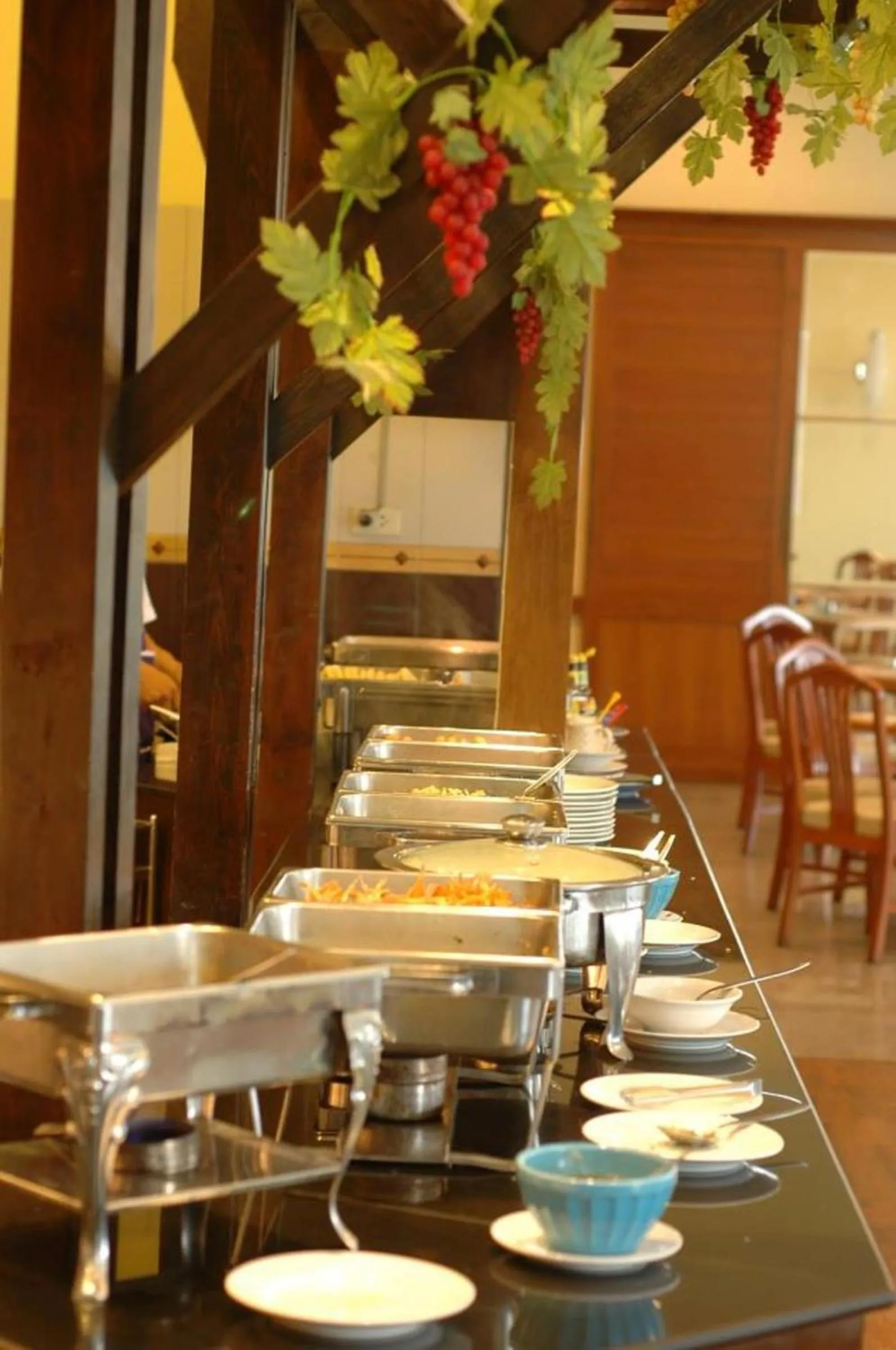 Restaurant/places to eat in Royal Lanna Hotel