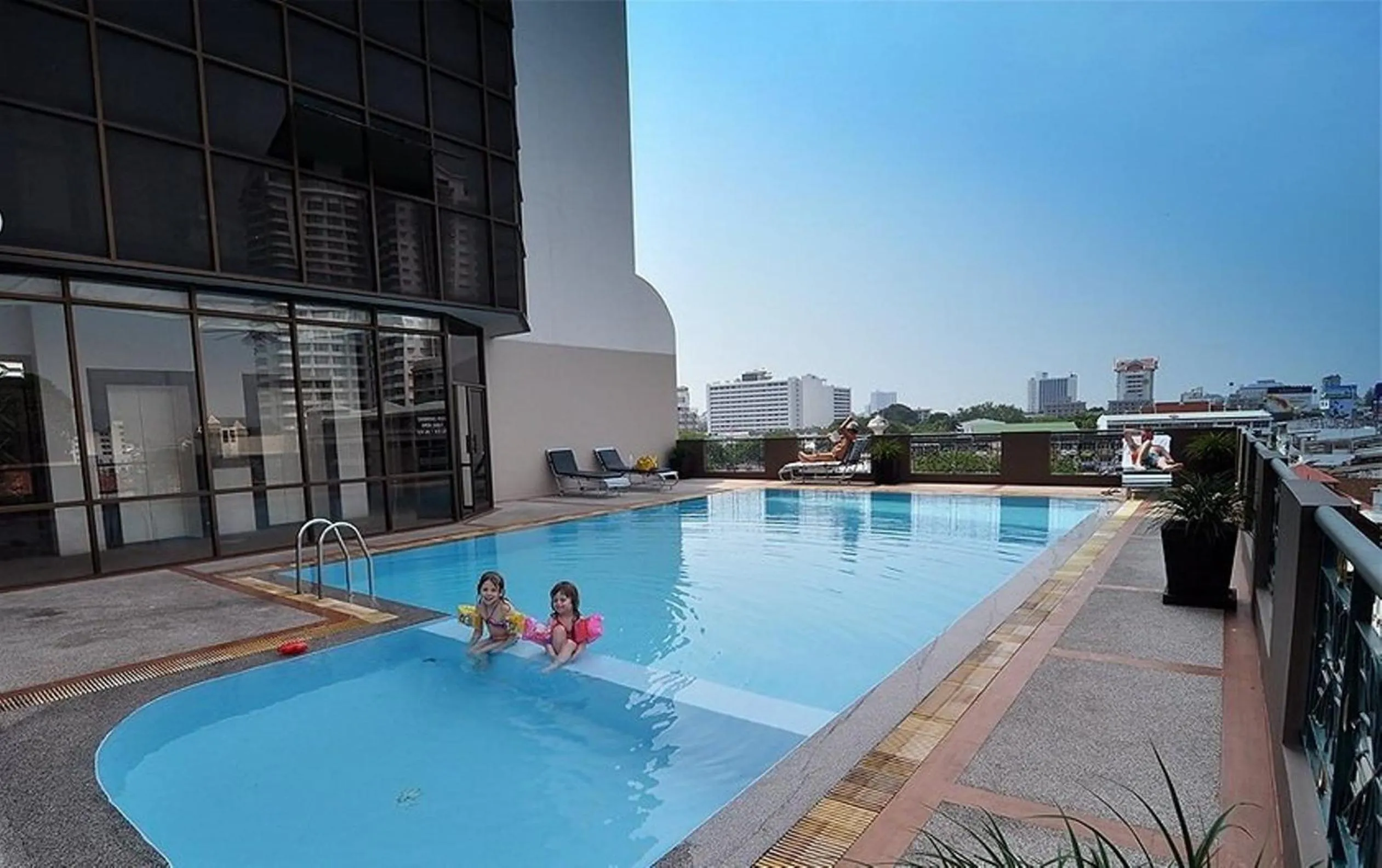 Swimming pool in Royal Lanna Hotel