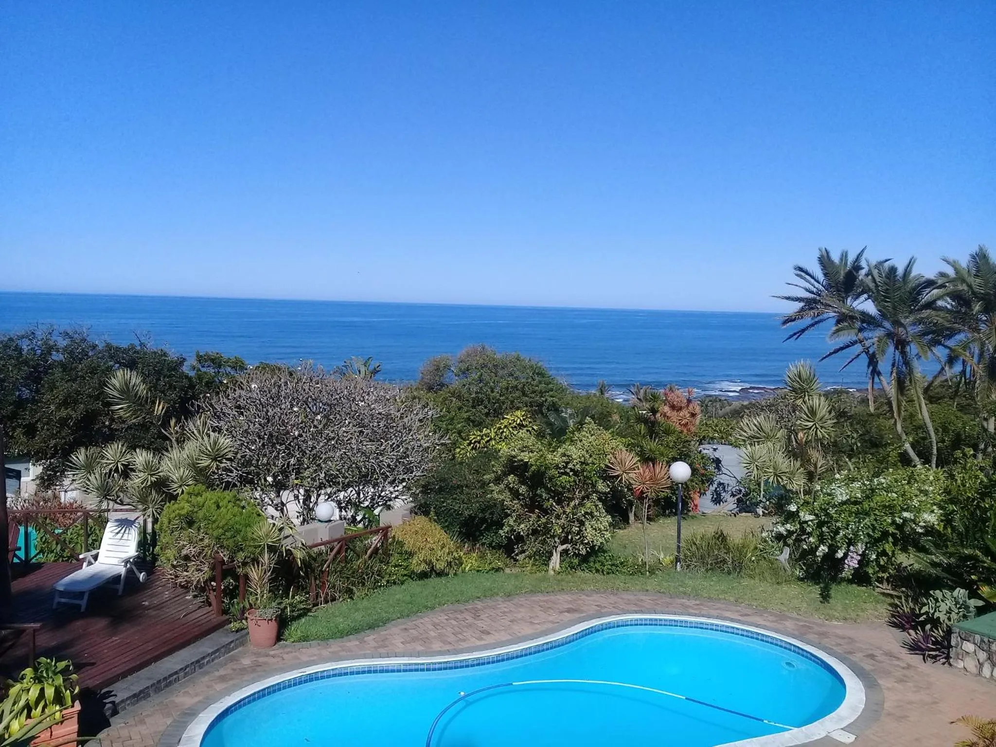 Swimming pool in Wailana lodge