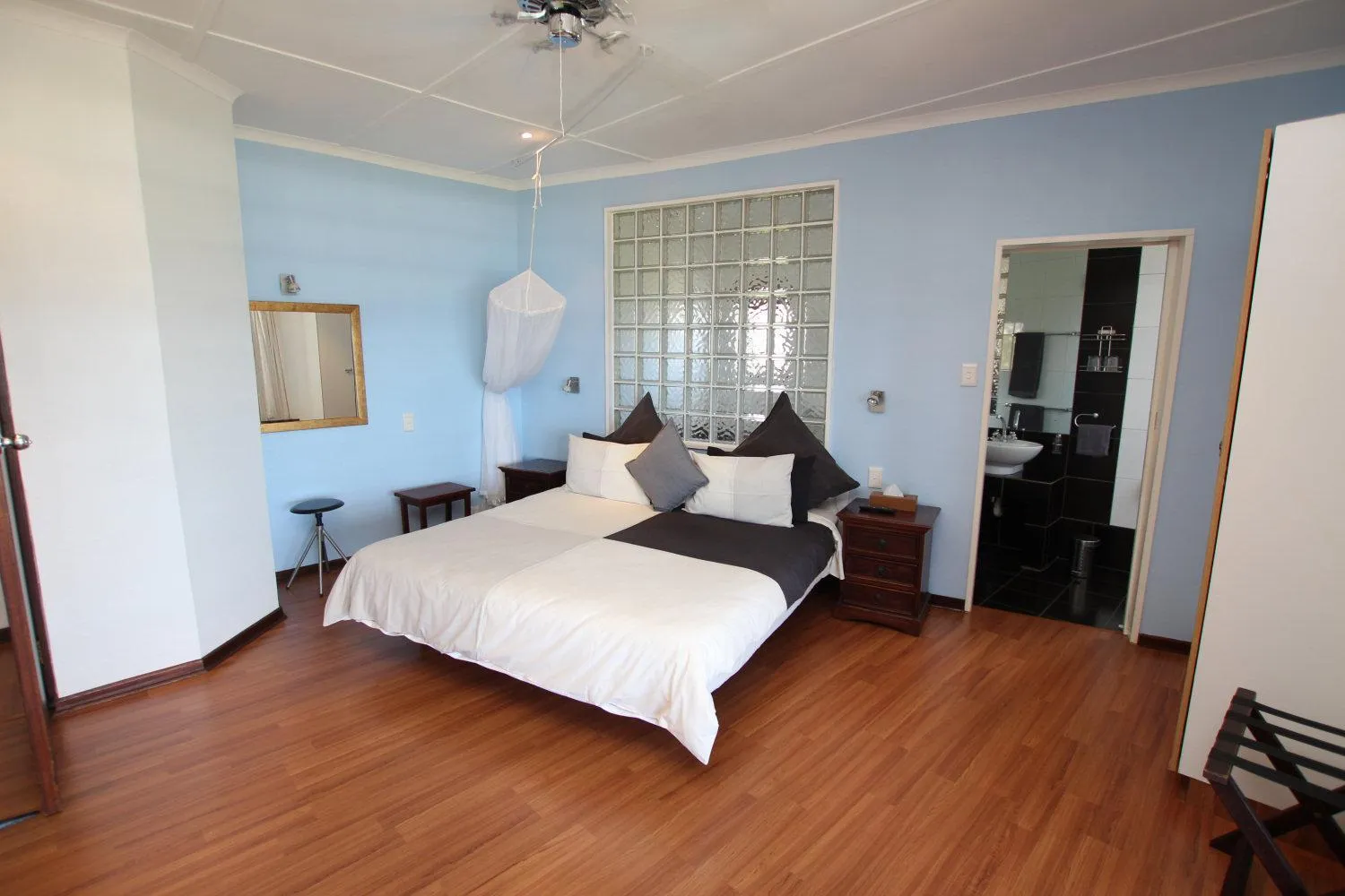 Bedroom, Bed in Wailana lodge