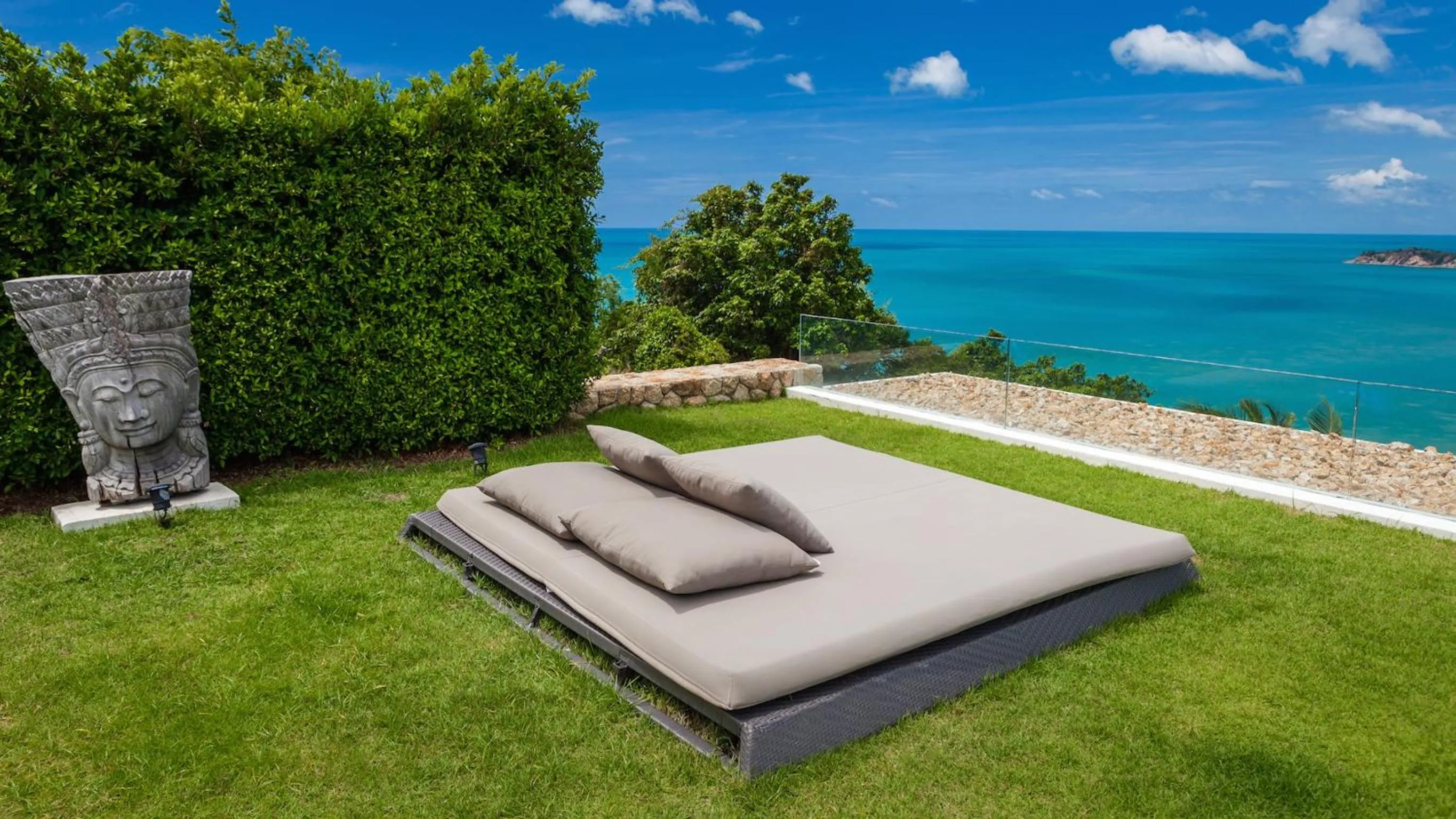 Garden in Villa Anavaya