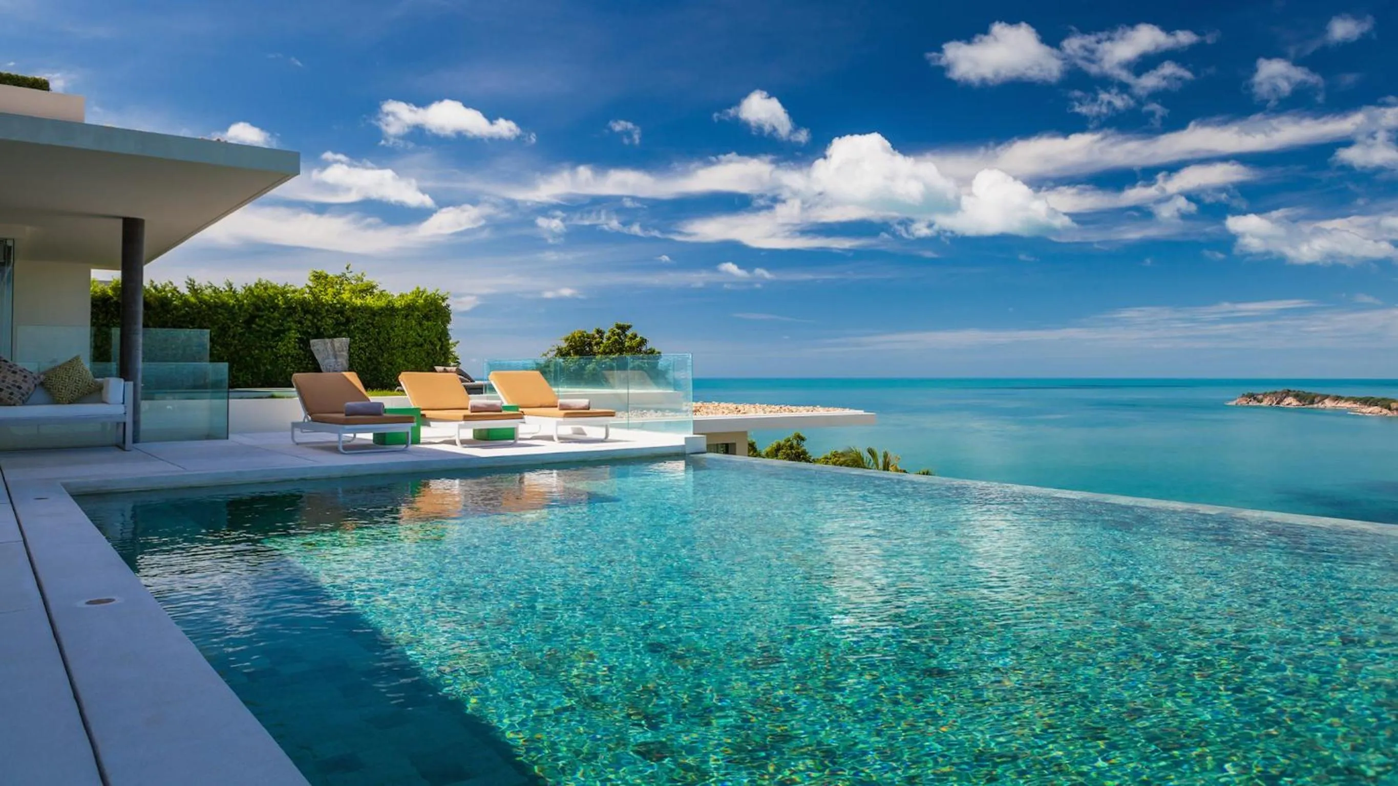 Swimming pool in Villa Anavaya