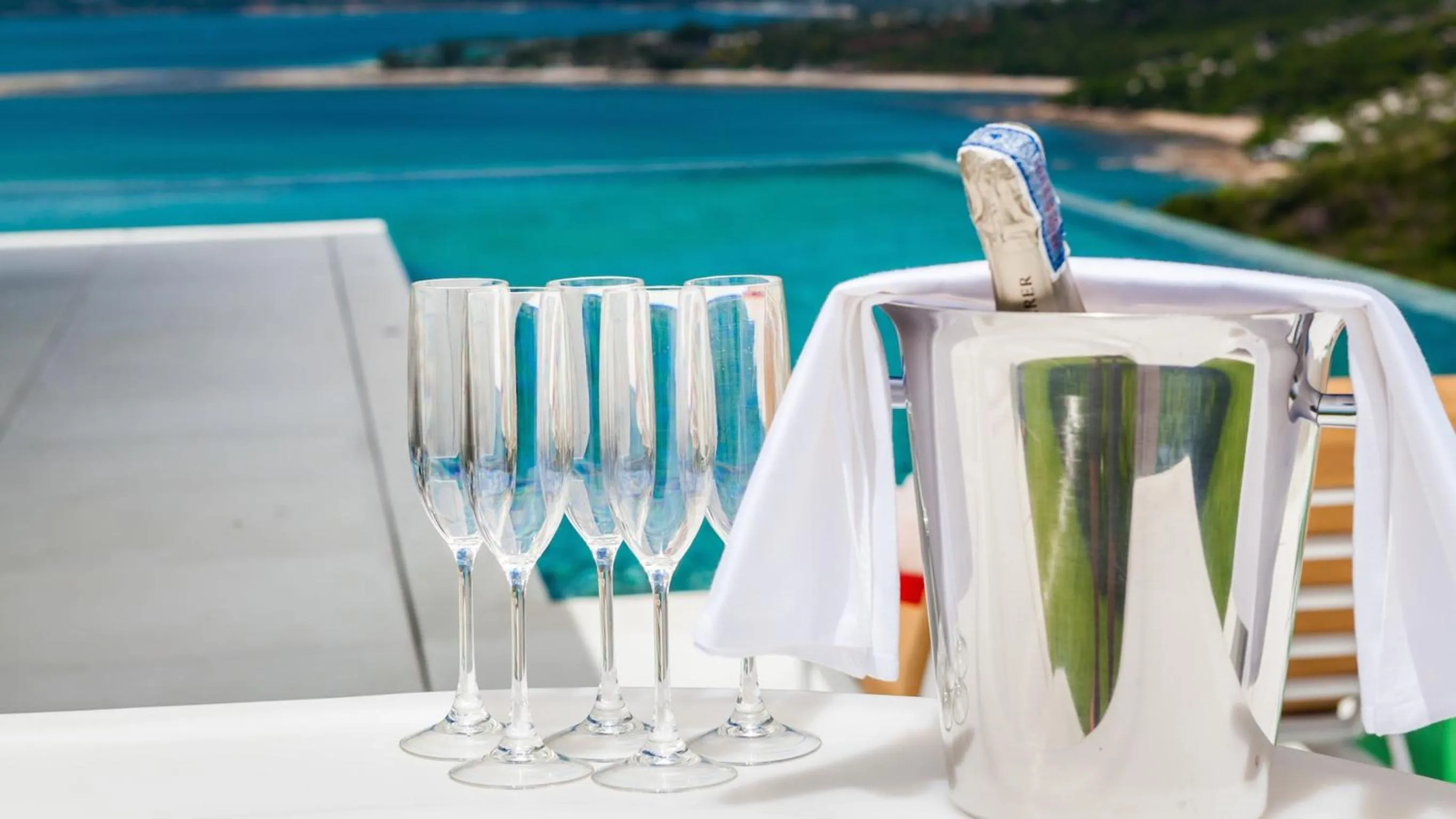 Lounge or bar in Villa Anavaya