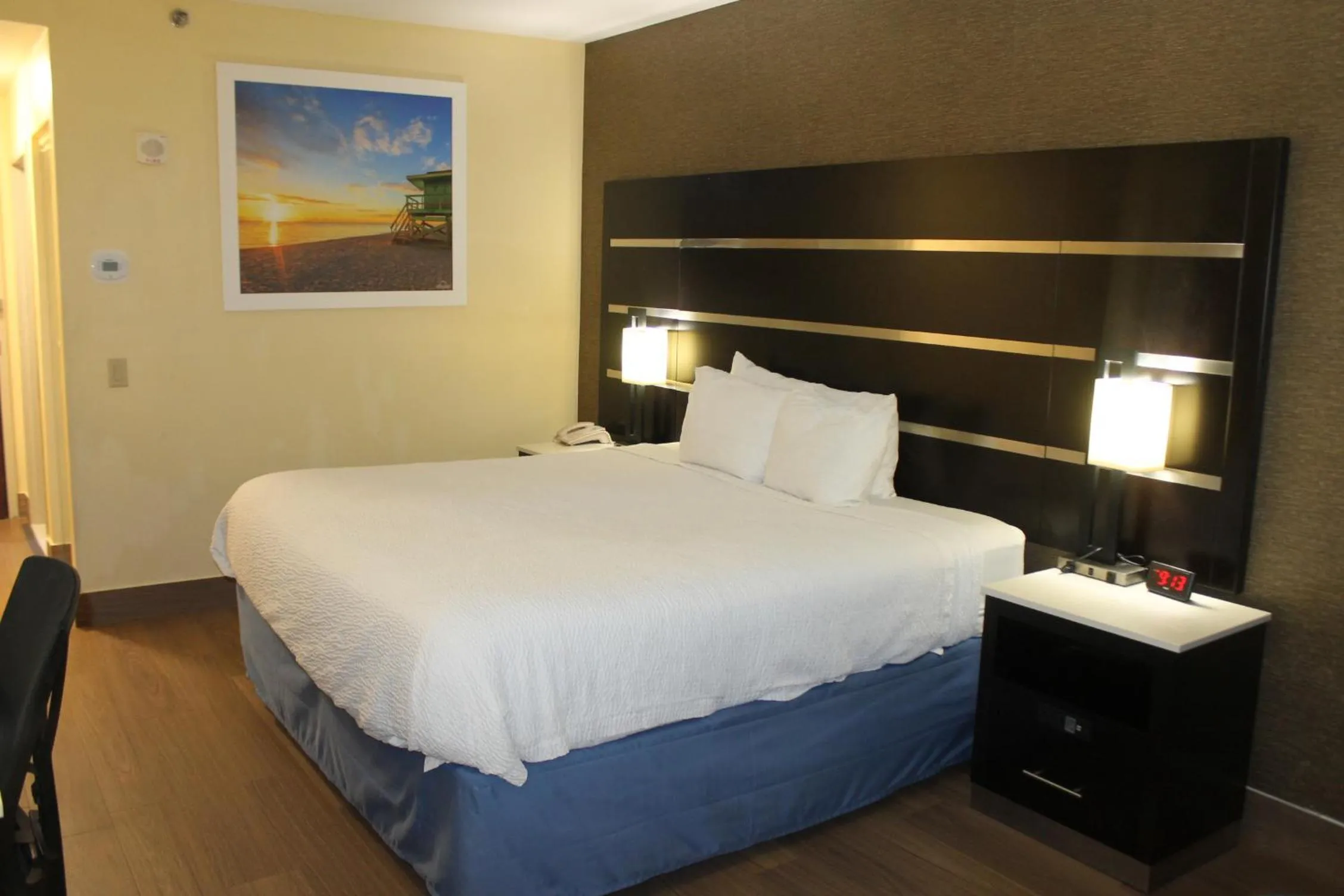 Bed in Days Inn by Wyndham Budd Lake