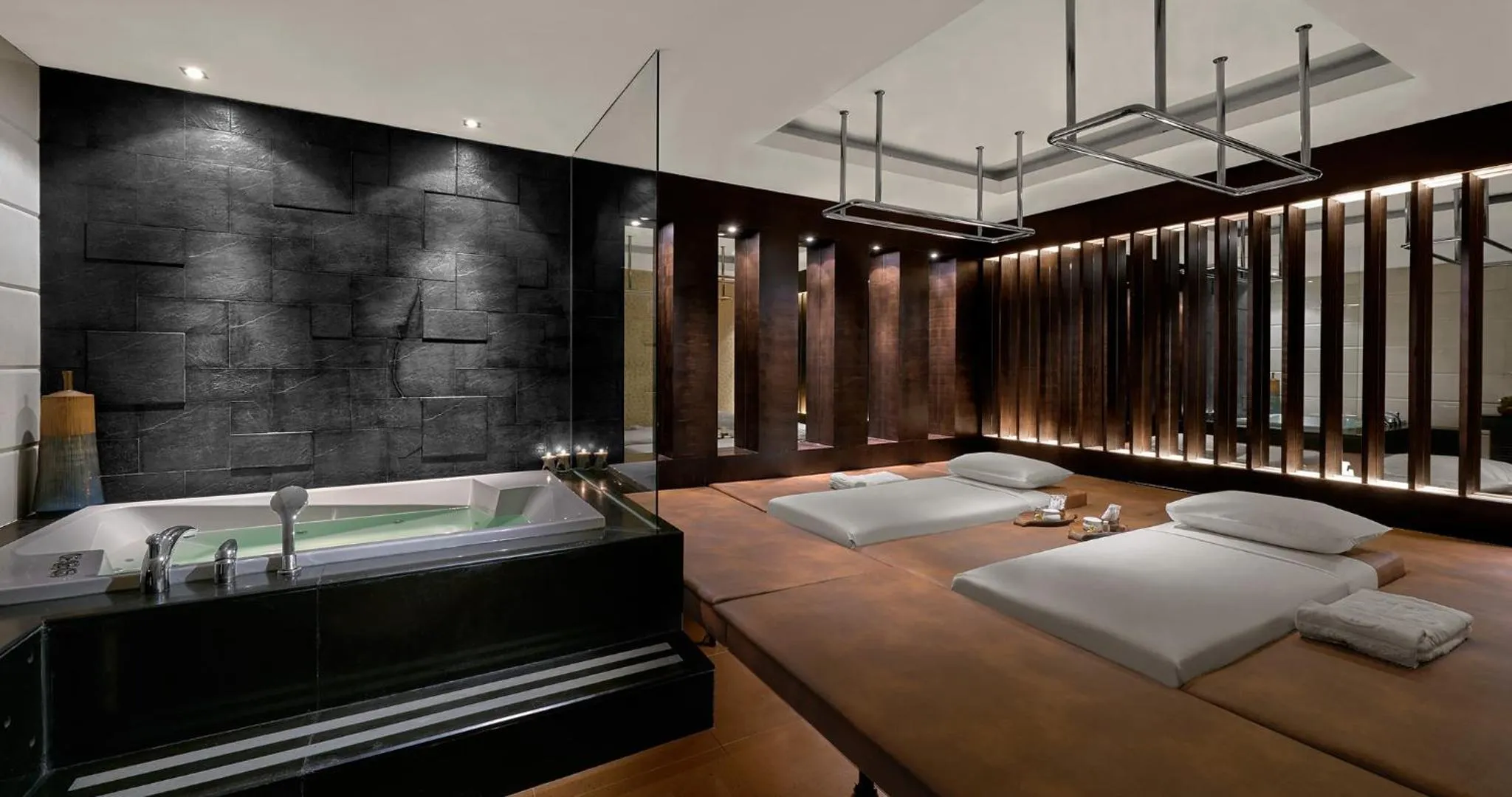 Bed in FM7 Resort Hotel - Jakarta Airport