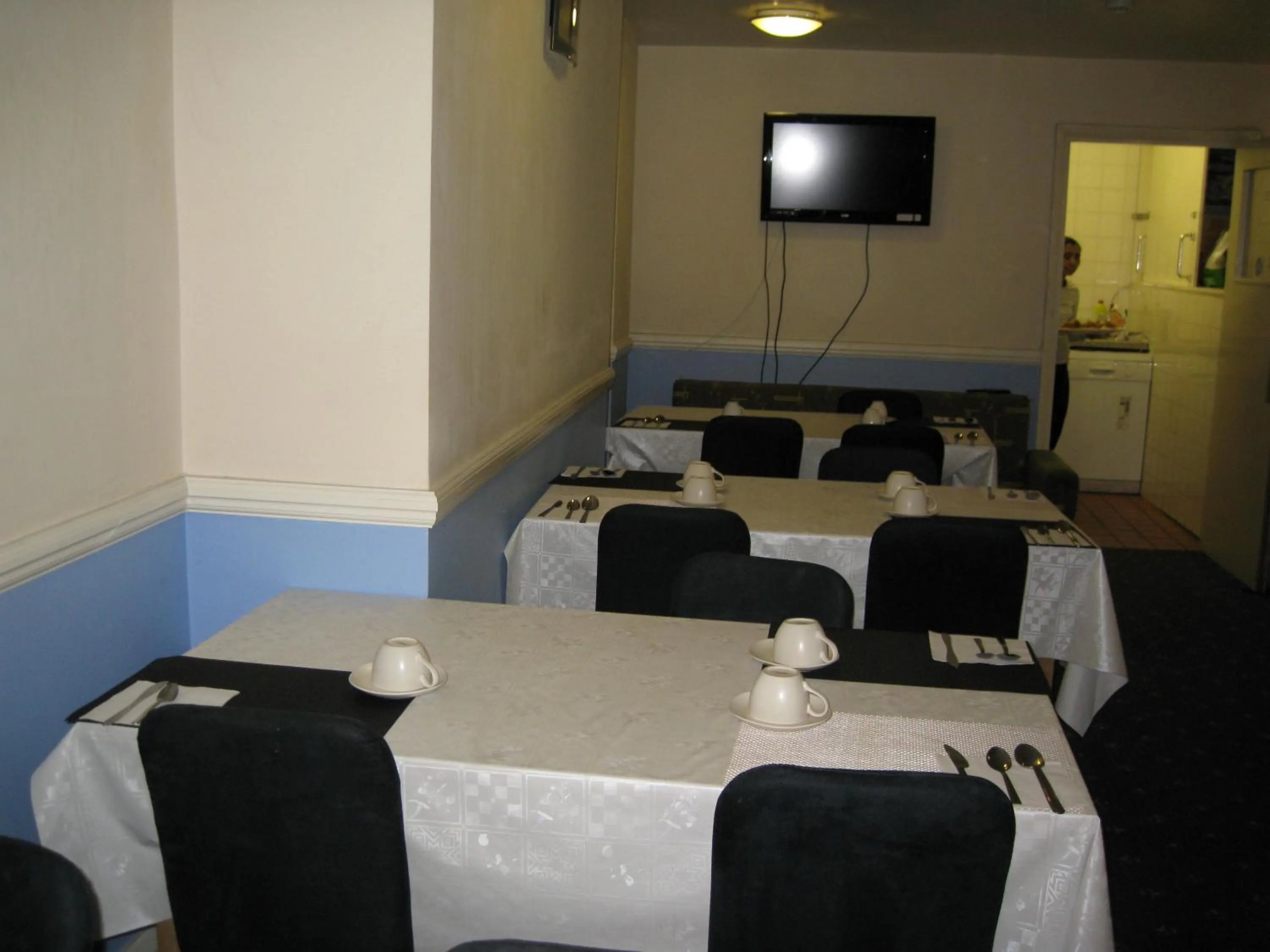 Restaurant/places to eat in Hotel Sophia