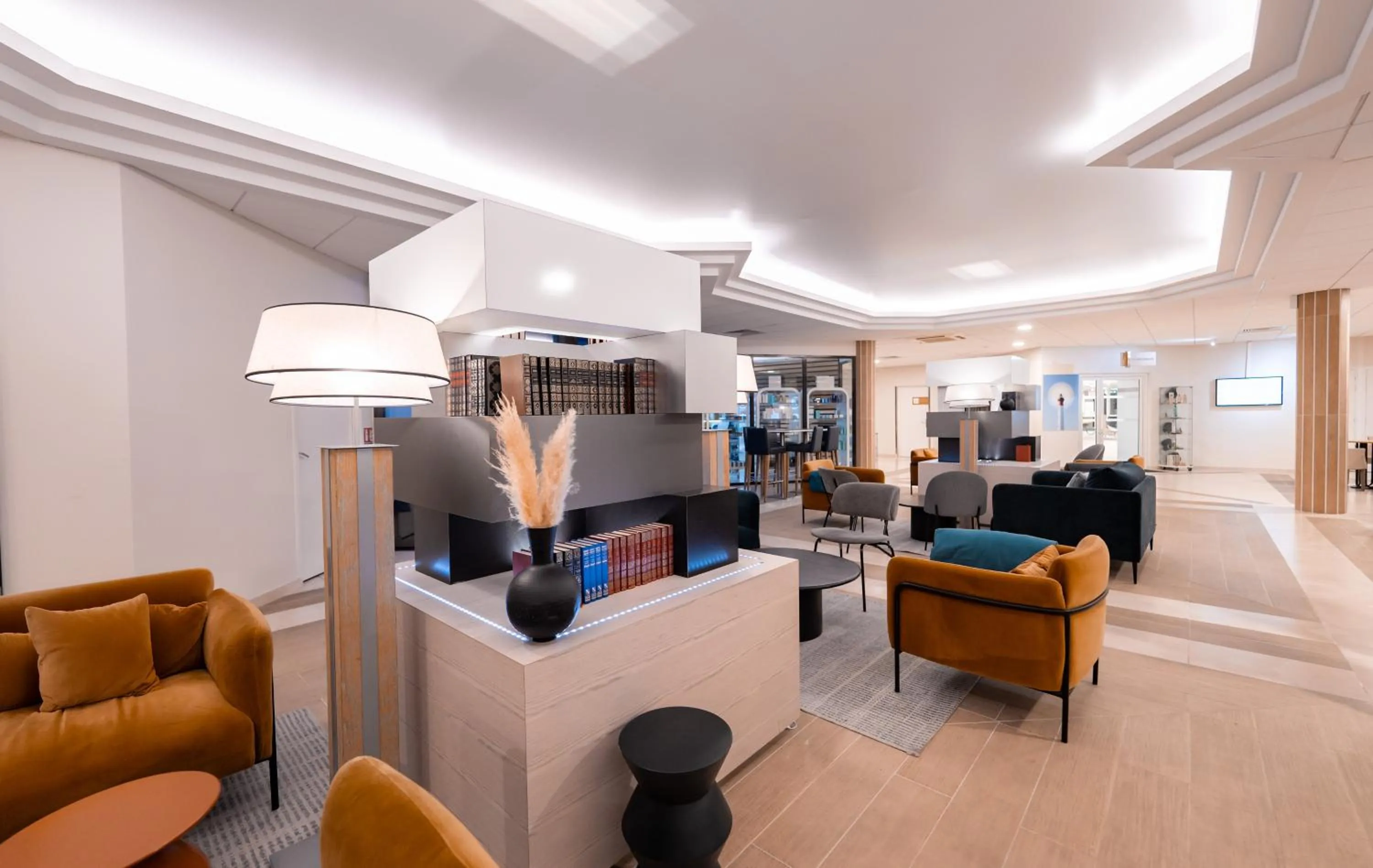 Lobby or reception in Thalazur Ouistreham - Hôtel & Spa