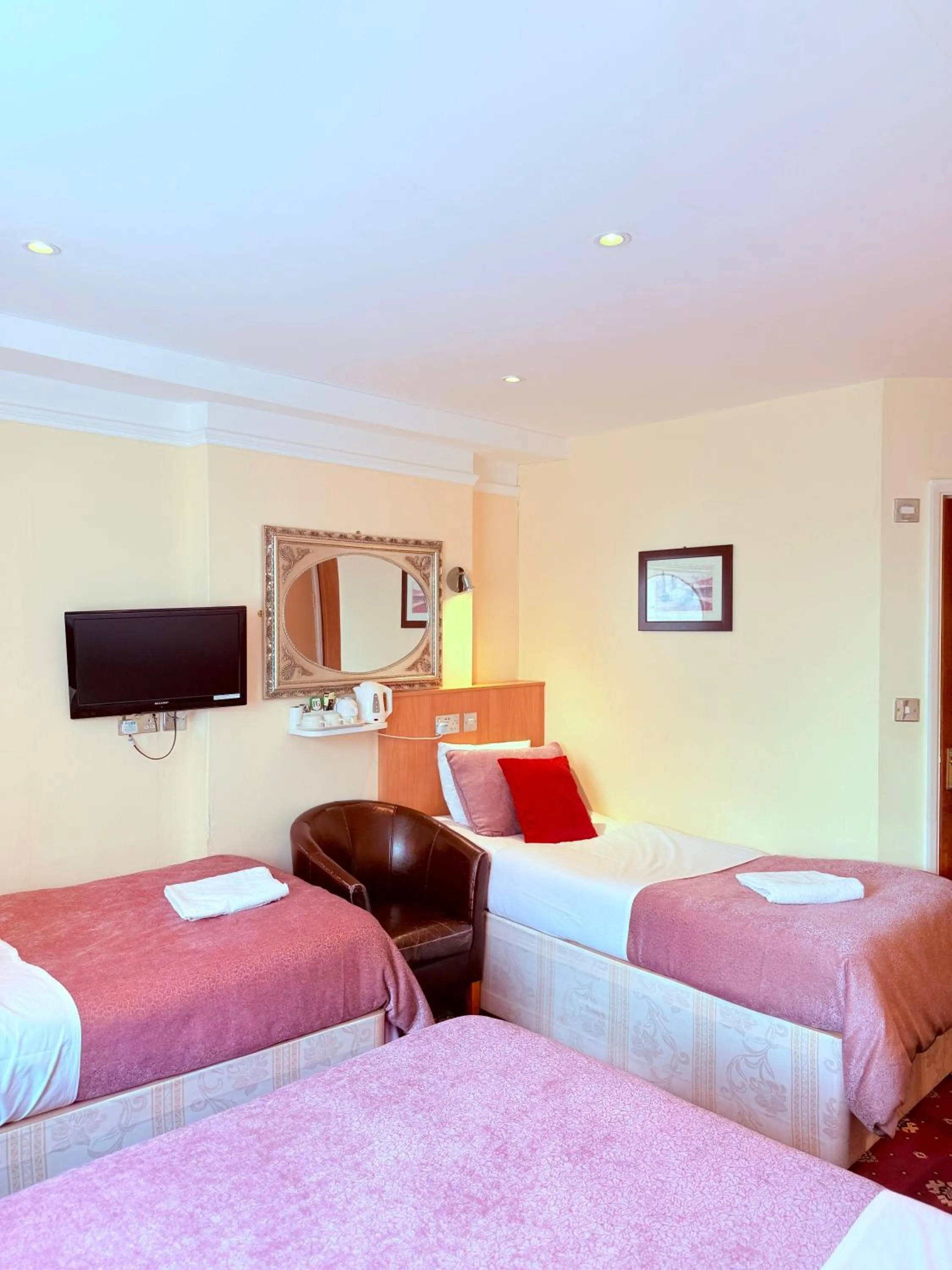 Bedroom, Bed in Albro House Hotel, London