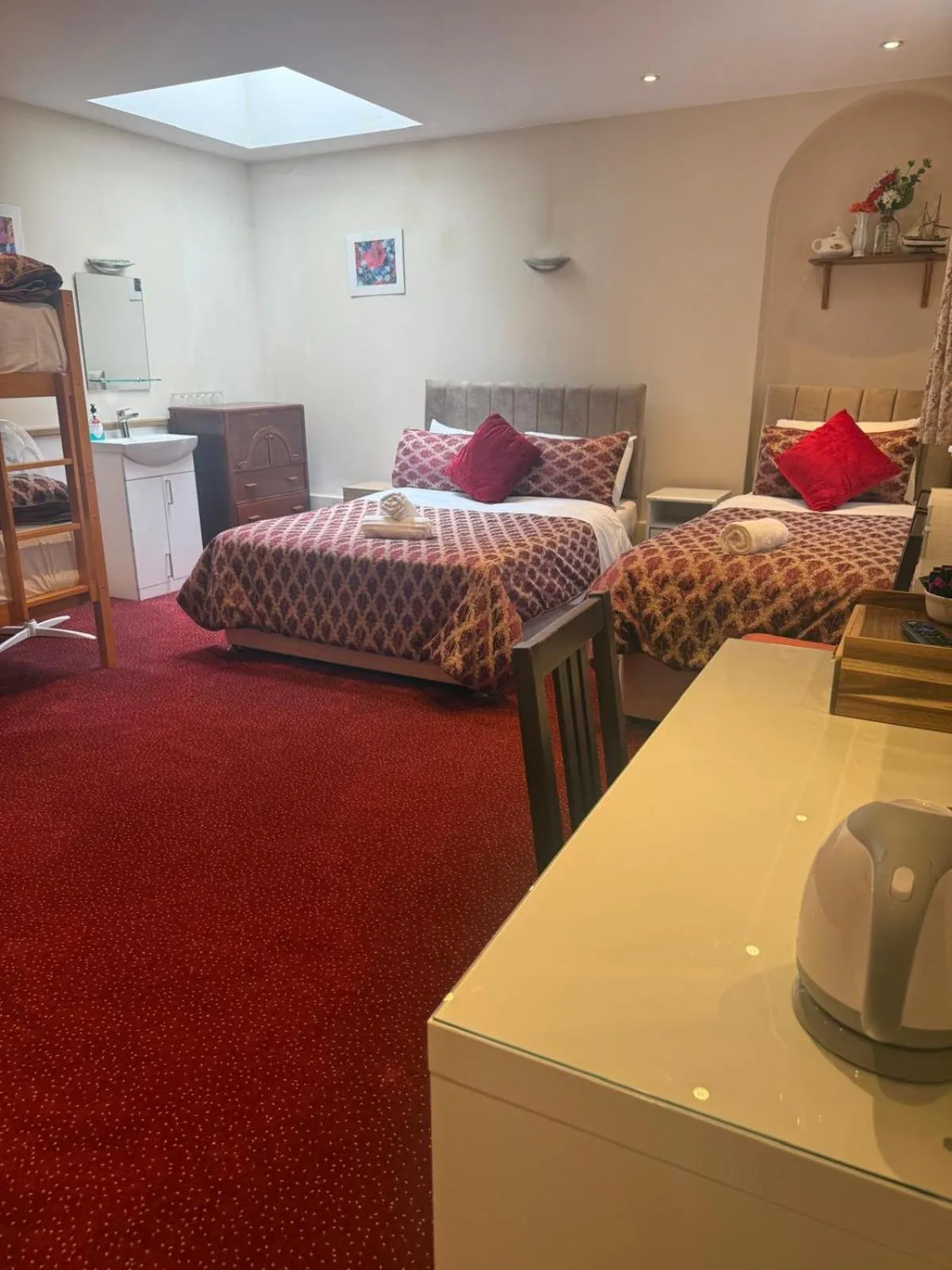 Bed in Albro House Hotel, London