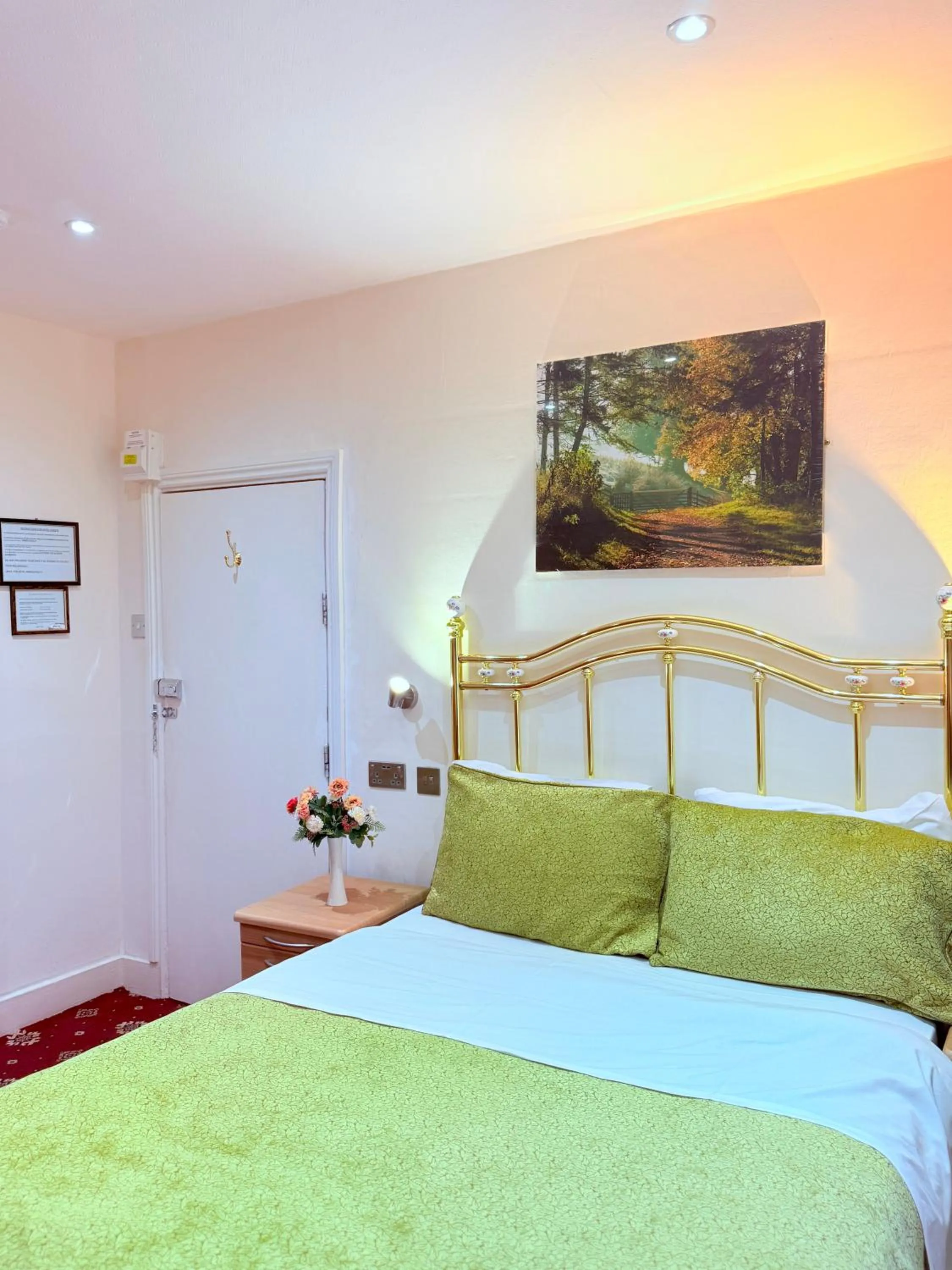 Bedroom, Bed in Albro House Hotel, London