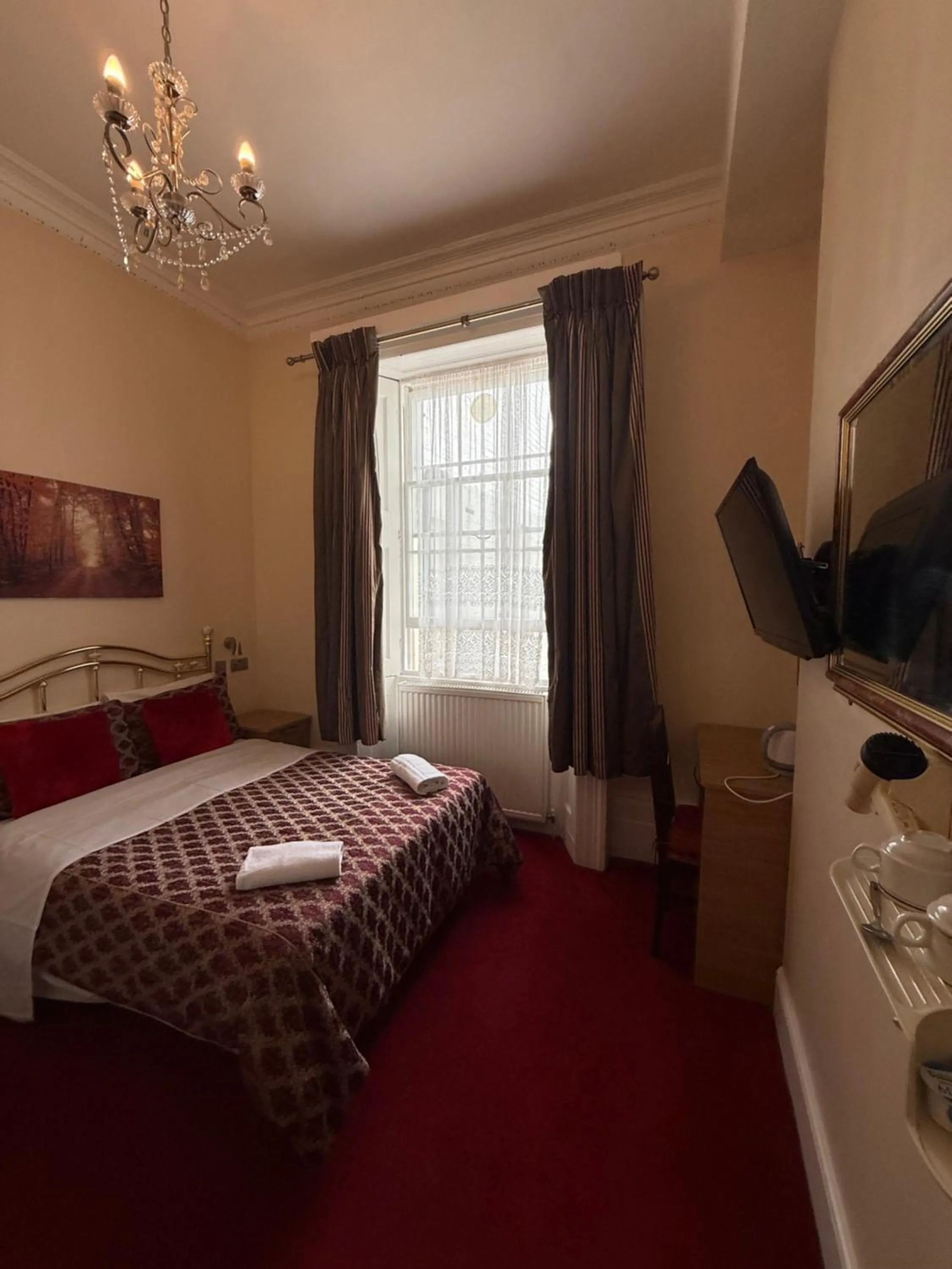 Bed in Albro House Hotel, London