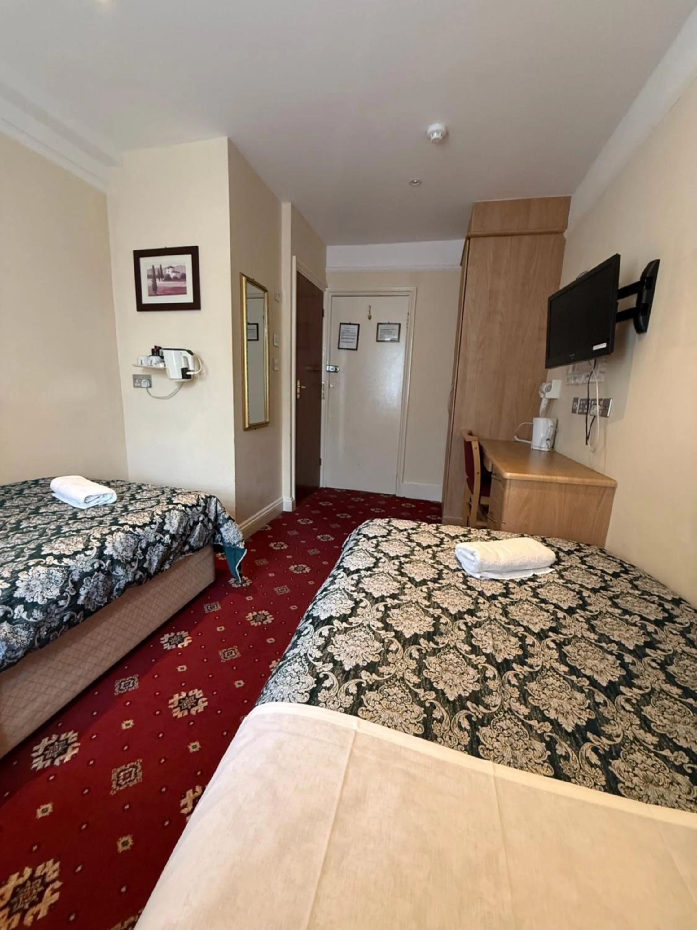 Bed in Albro House Hotel, London