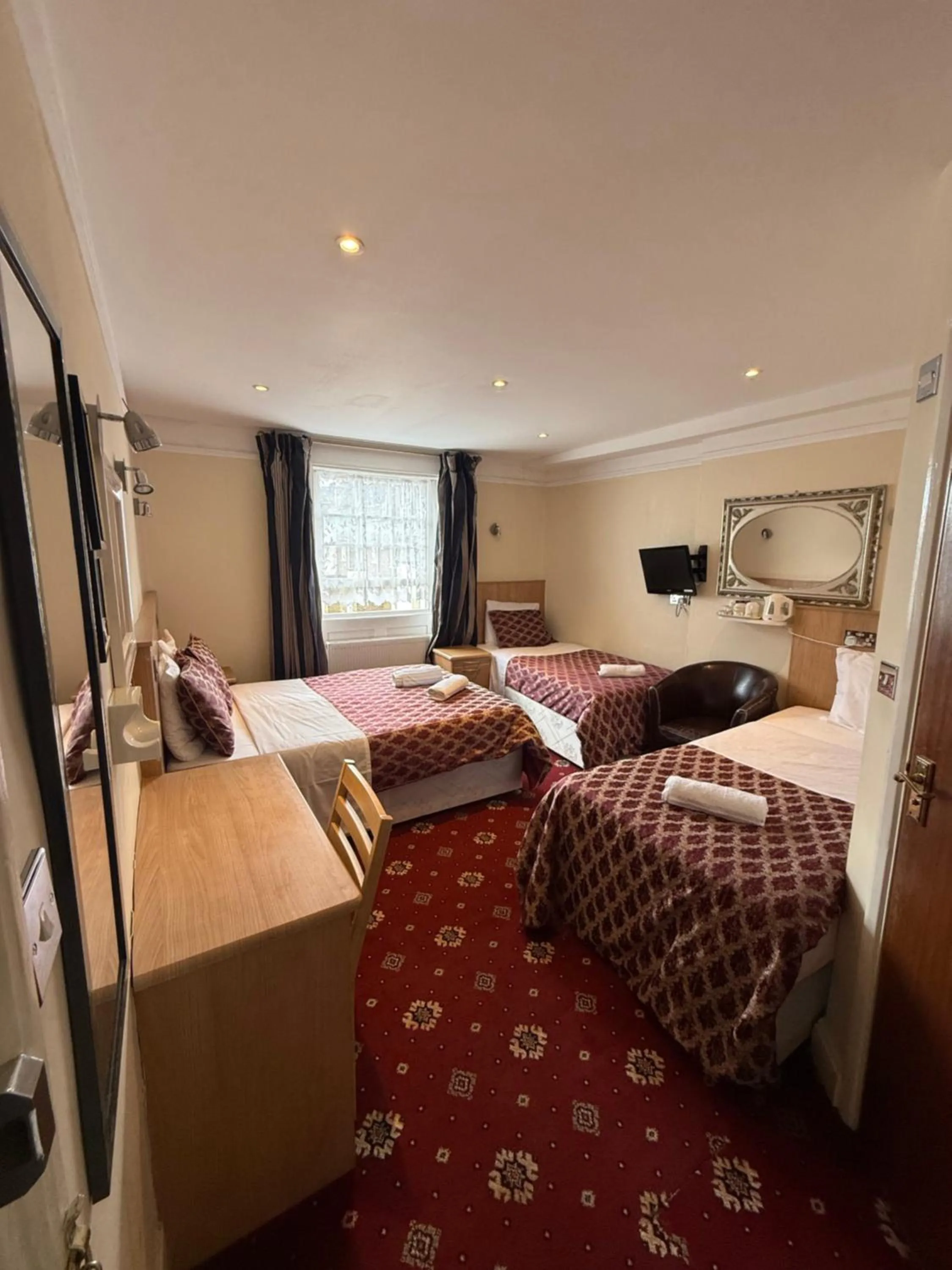 Bed in Albro House Hotel, London