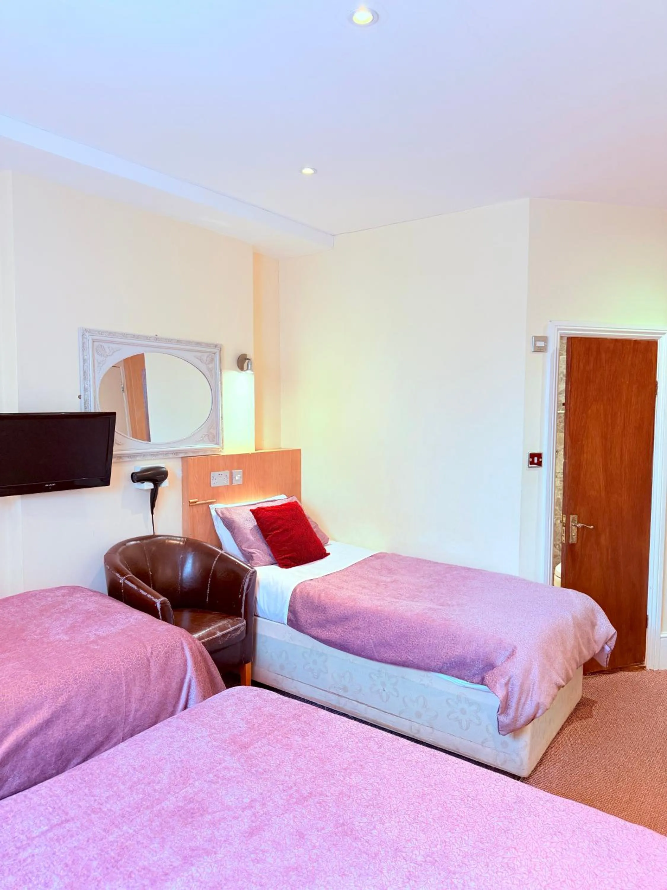 Bedroom, Bed in Albro House Hotel, London