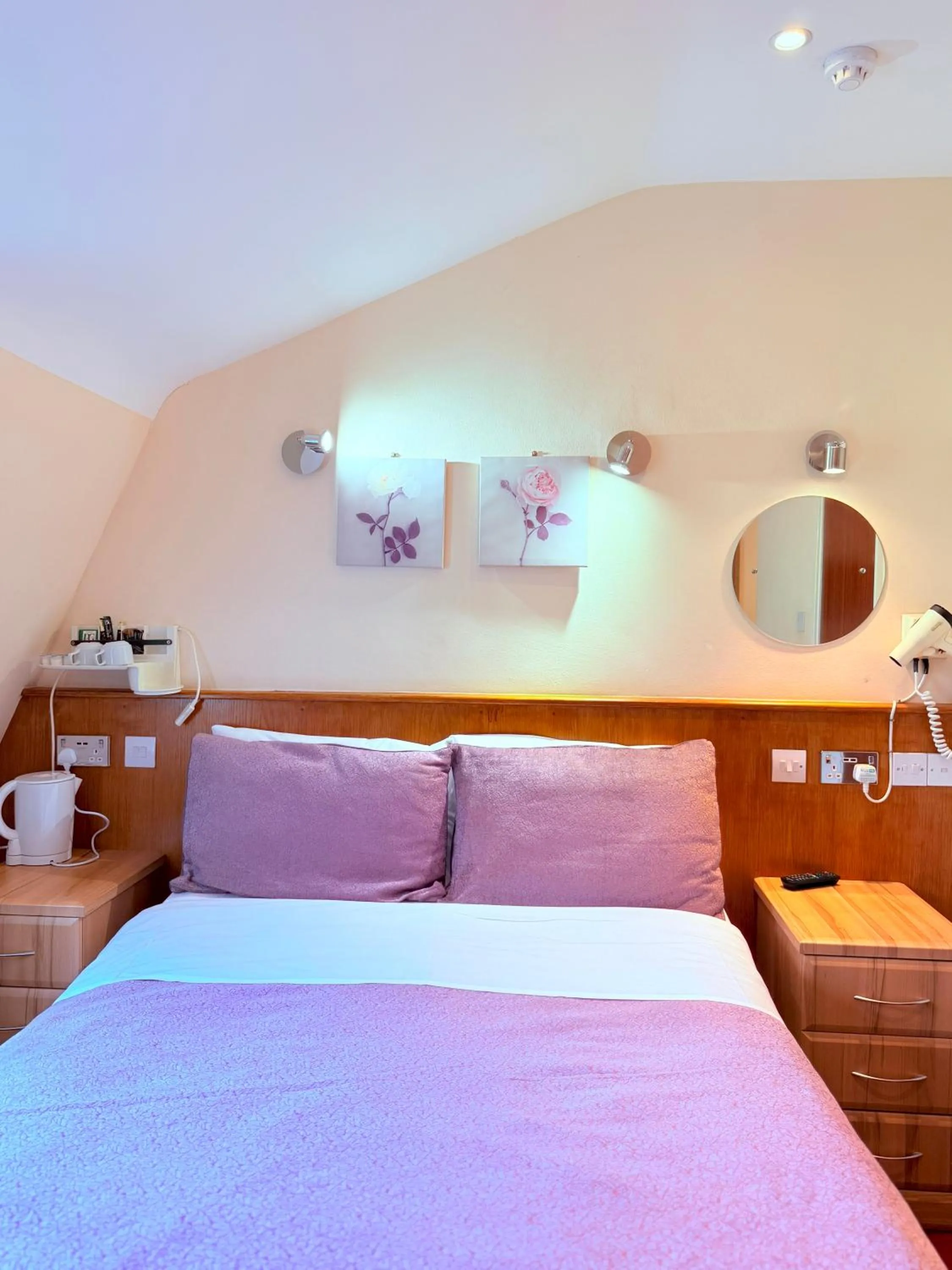 Bedroom, Bed in Albro House Hotel, London