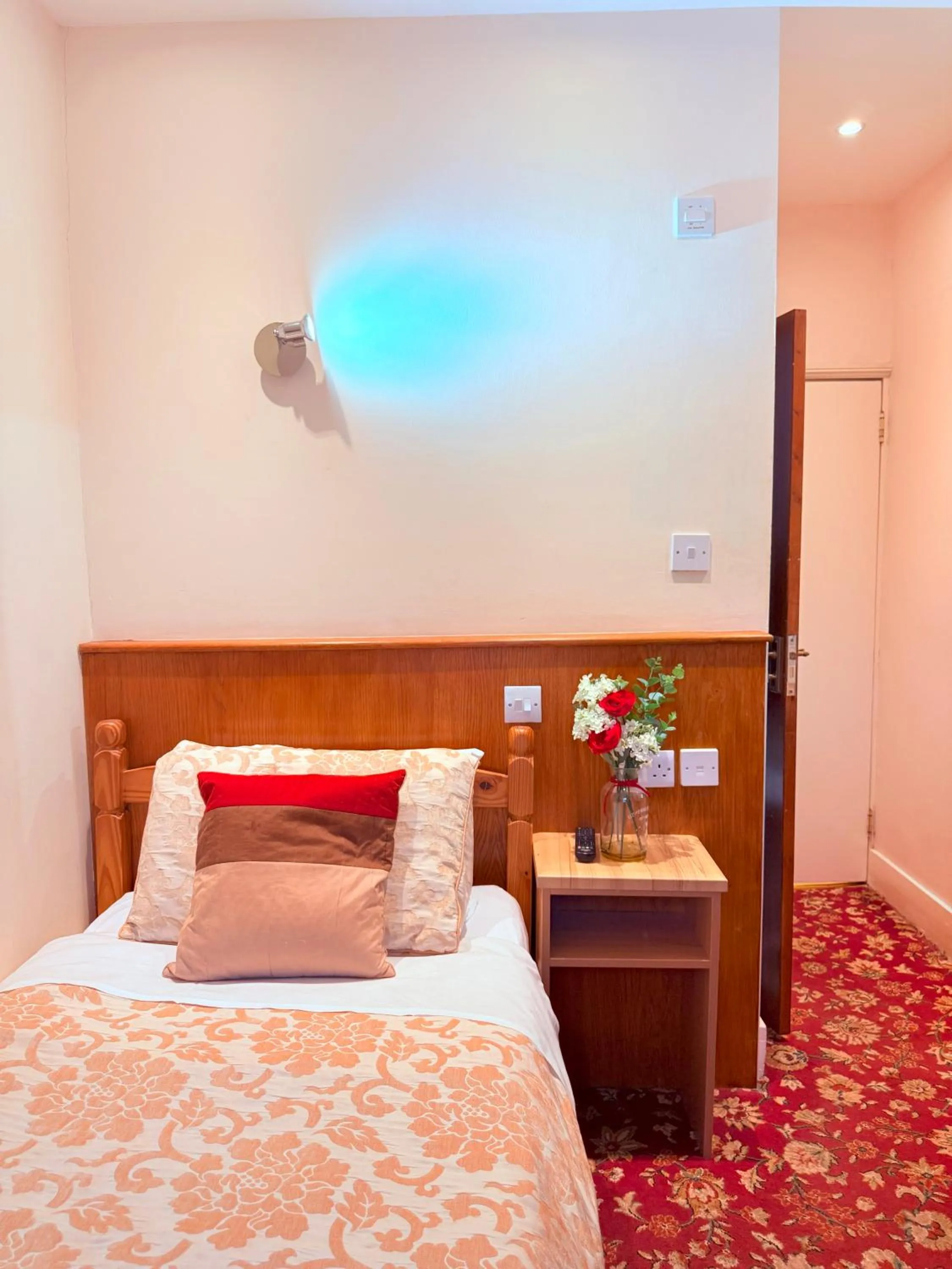 Bedroom, Bed in Albro House Hotel, London