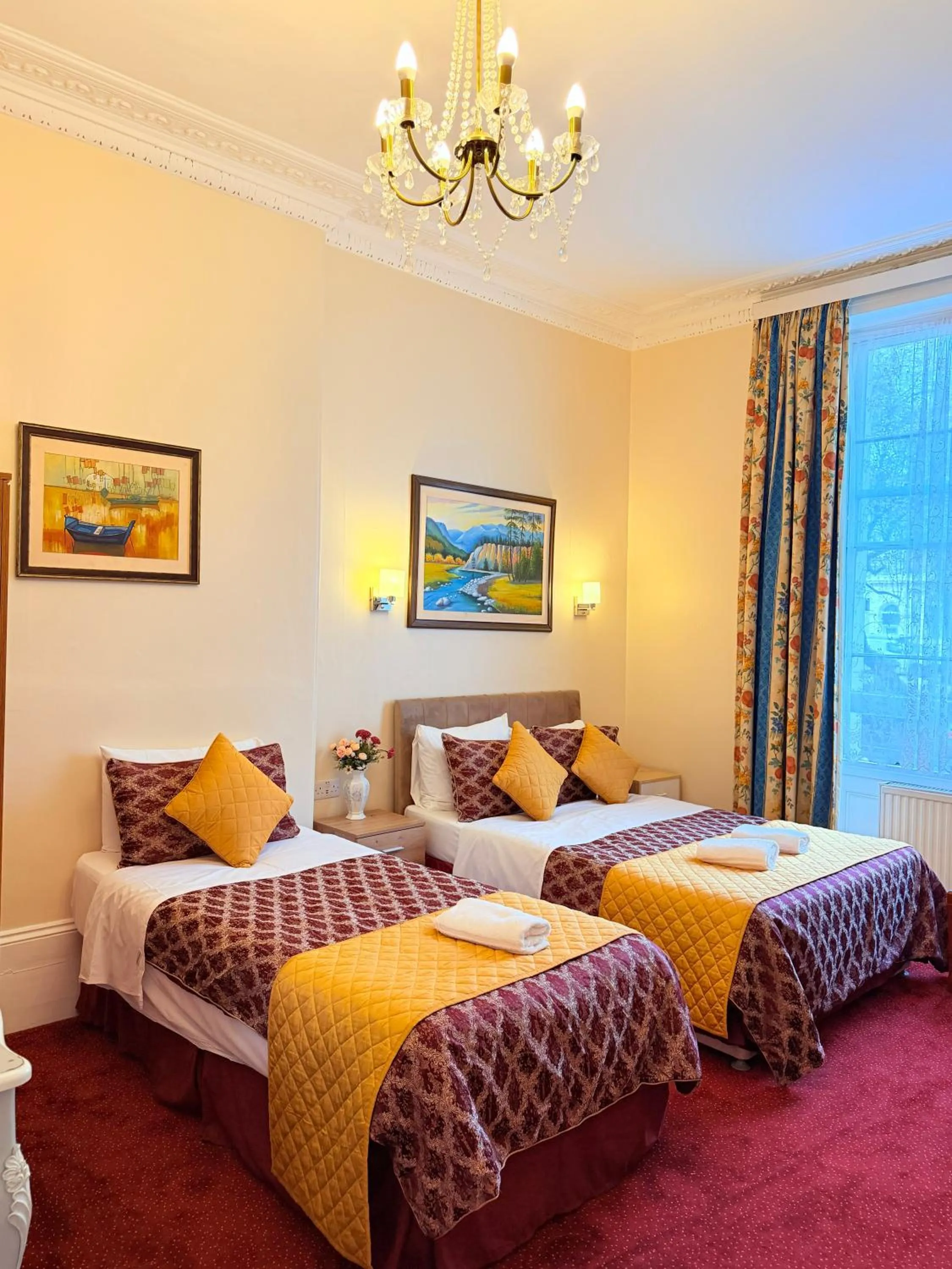 Bed in Albro House Hotel, London