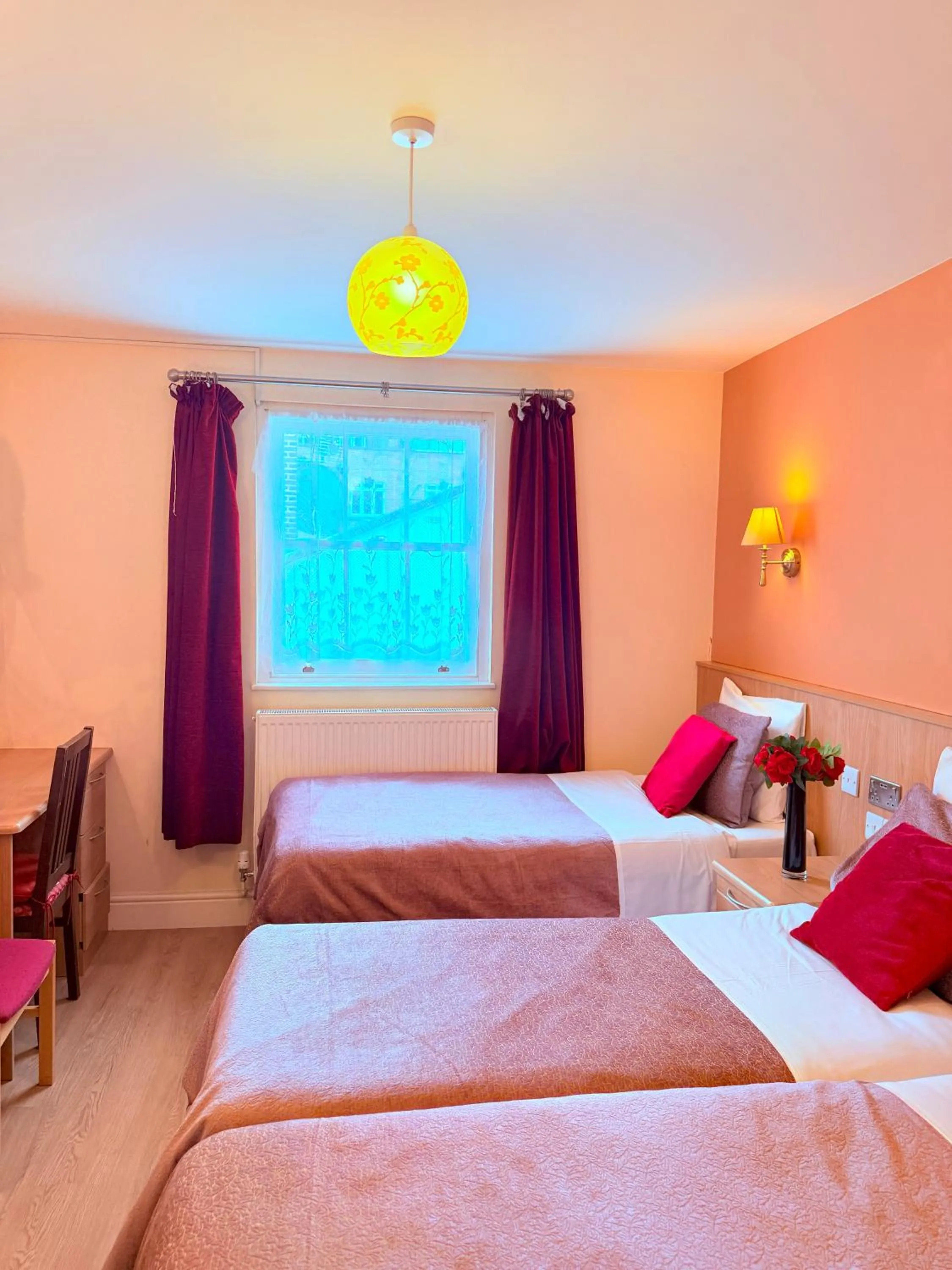 Bedroom, Bed in Albro House Hotel, London