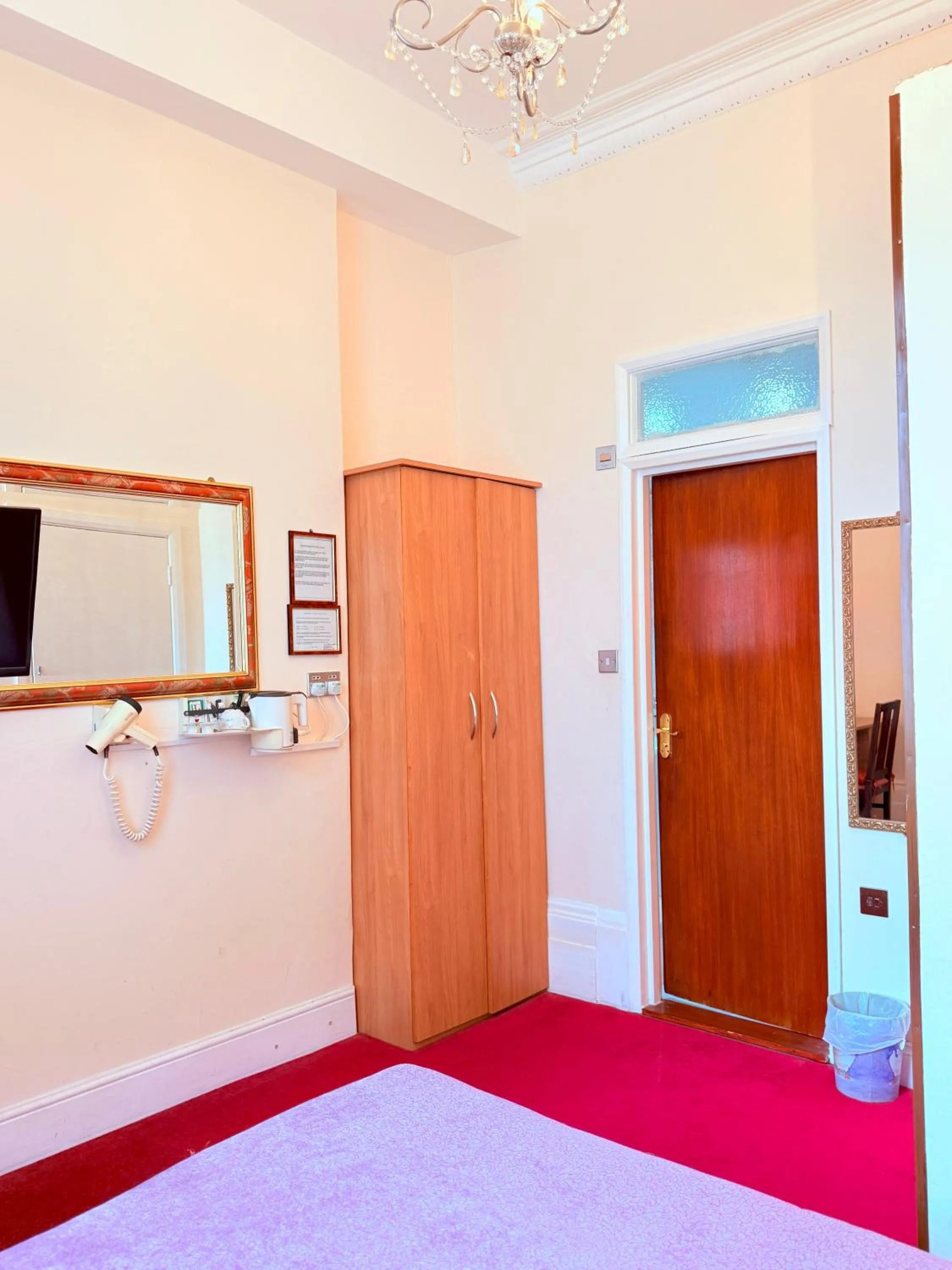 Bedroom, Bed in Albro House Hotel, London