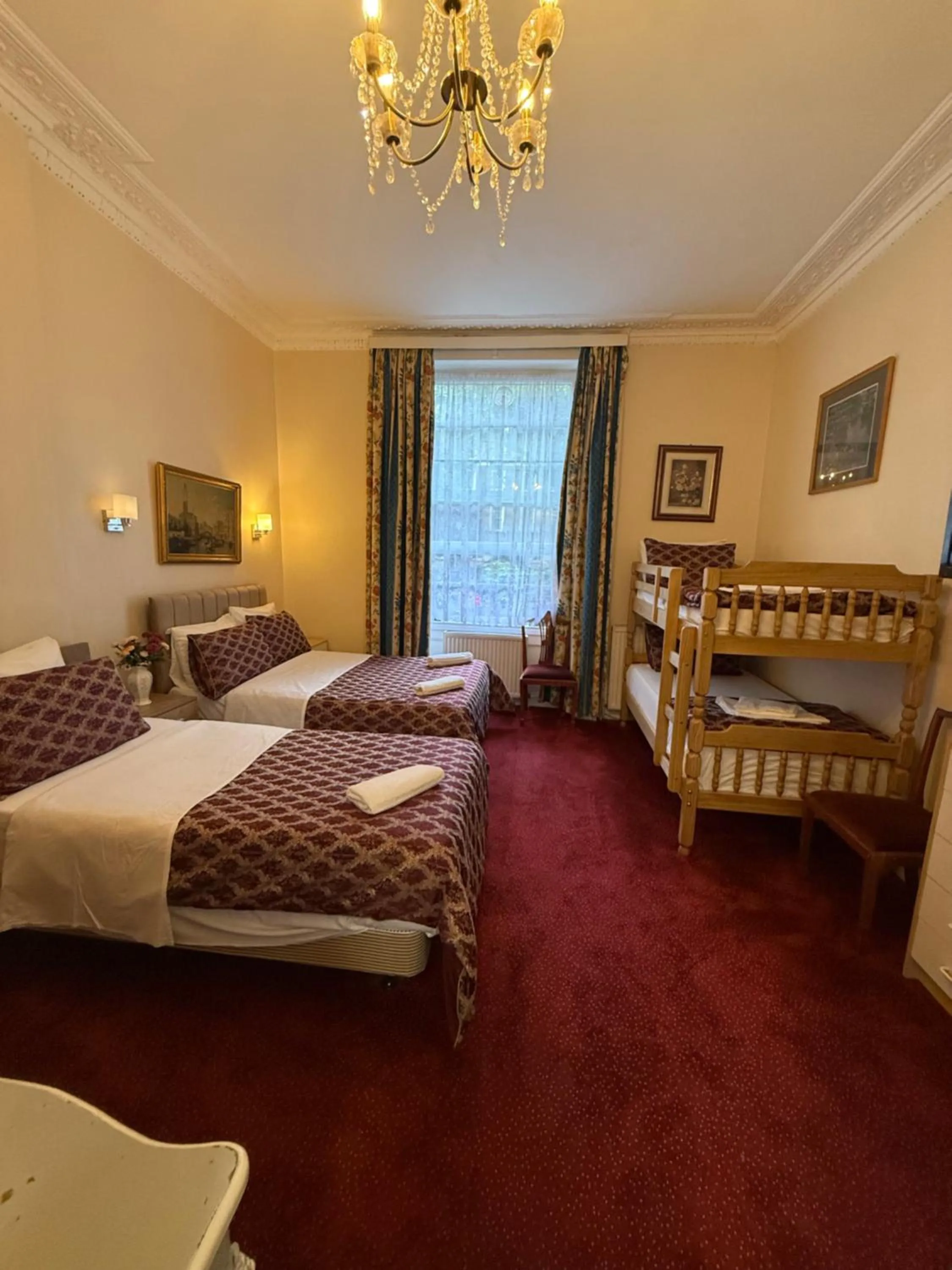 Bed in Albro House Hotel, London