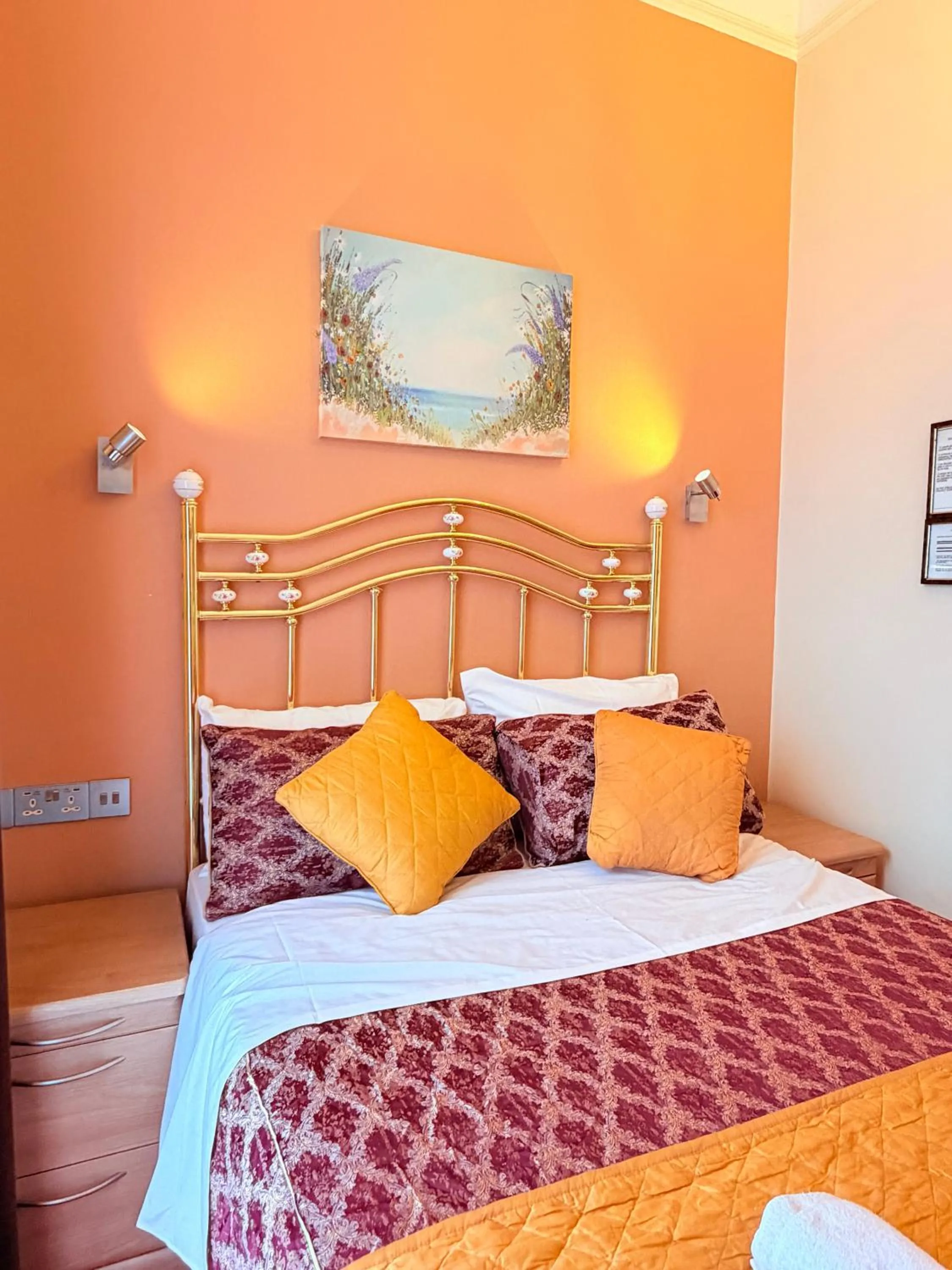 Bed in Albro House Hotel, London