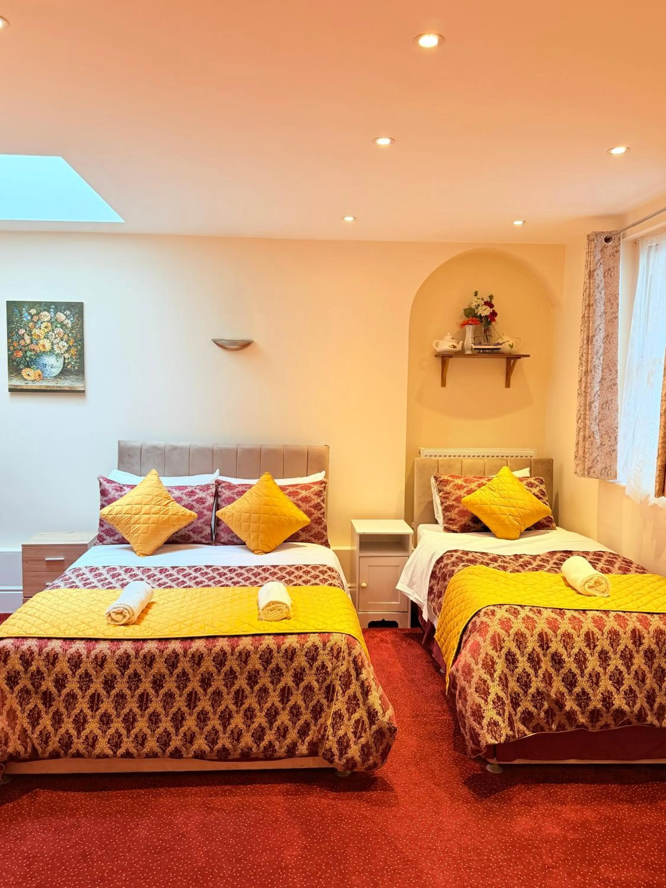 Bed in Albro House Hotel, London