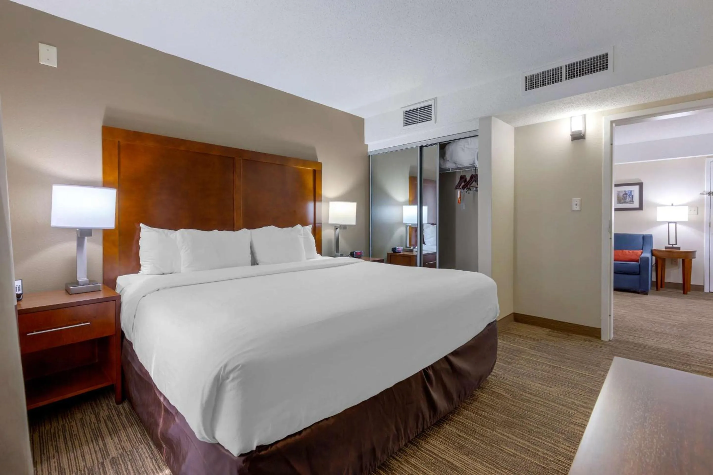 Bedroom, Bed in Comfort Inn University Durham - Chapel Hill