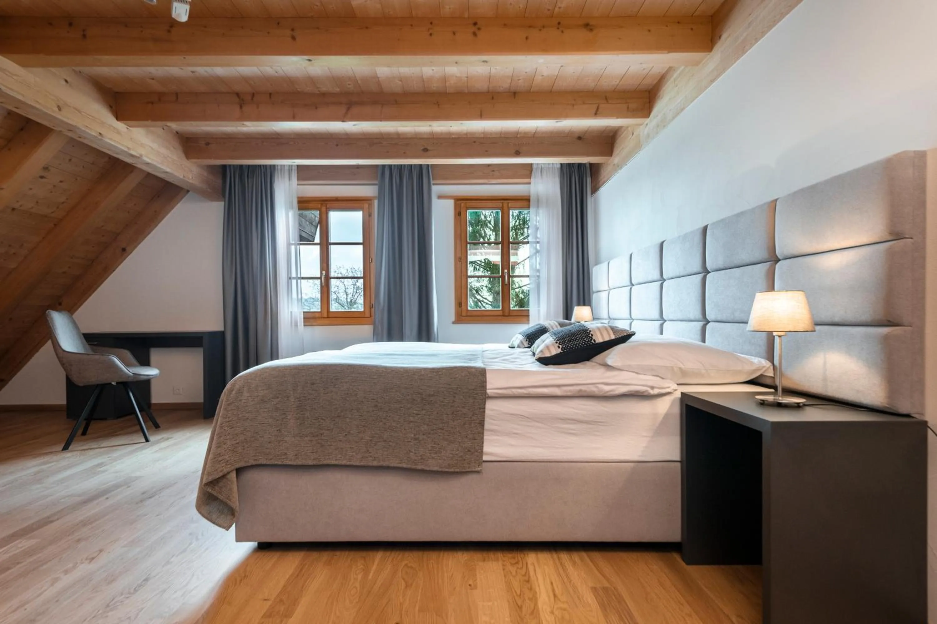 Bed in Gasthof Krone Blatten