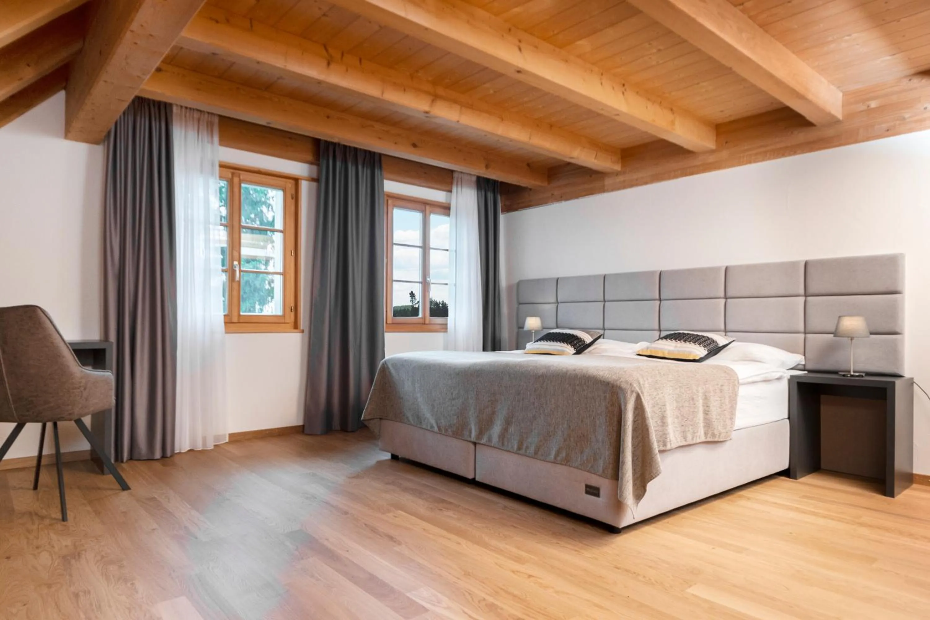 Bed in Gasthof Krone Blatten