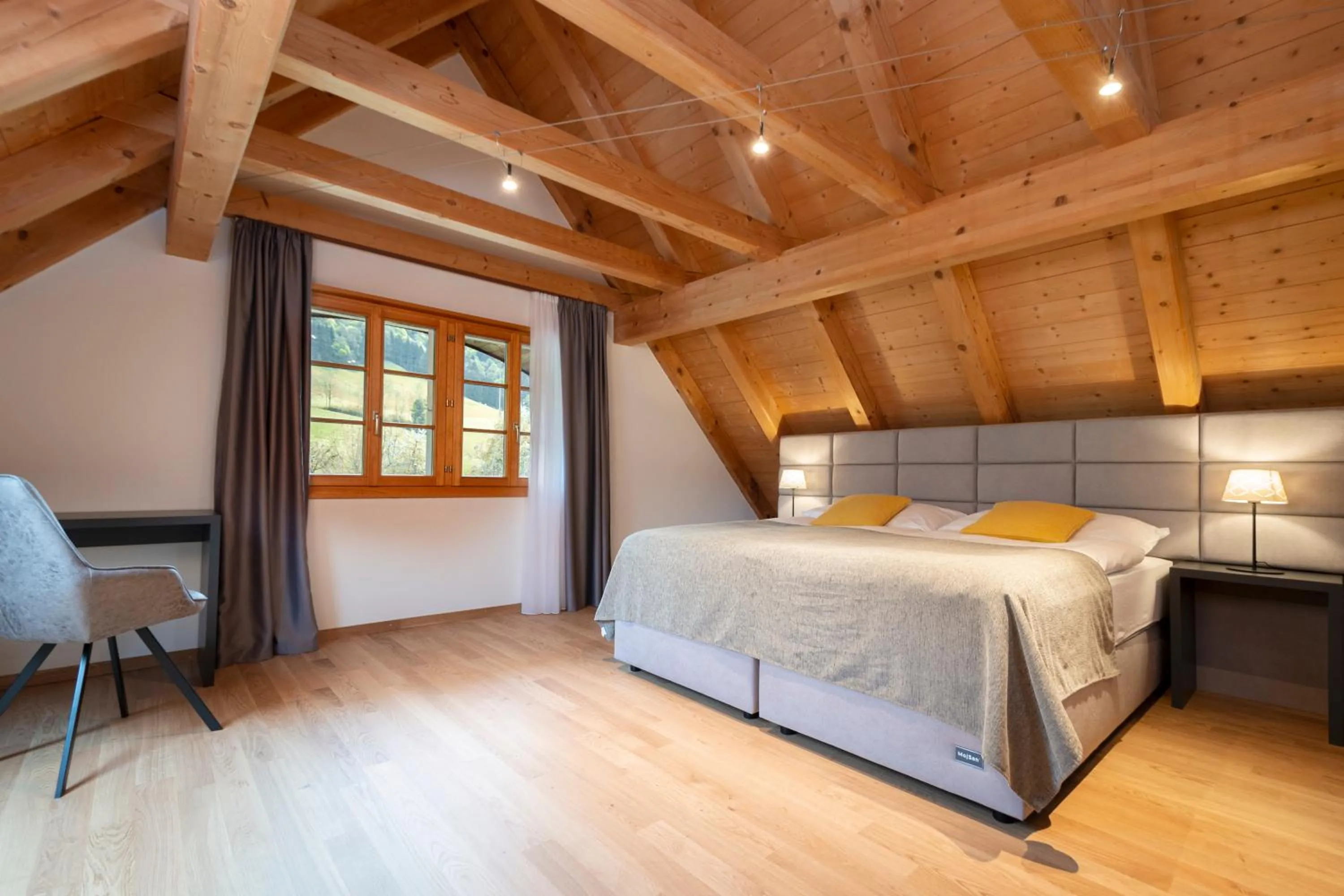 View (from property/room), Bed in Gasthof Krone Blatten