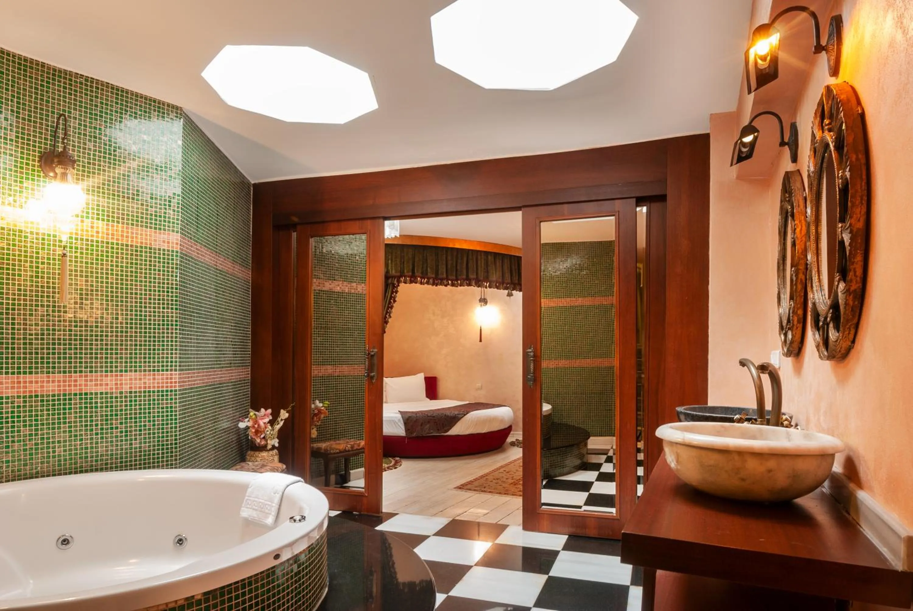 Hot Tub in Sokullu Pasa Hotel - Special Class